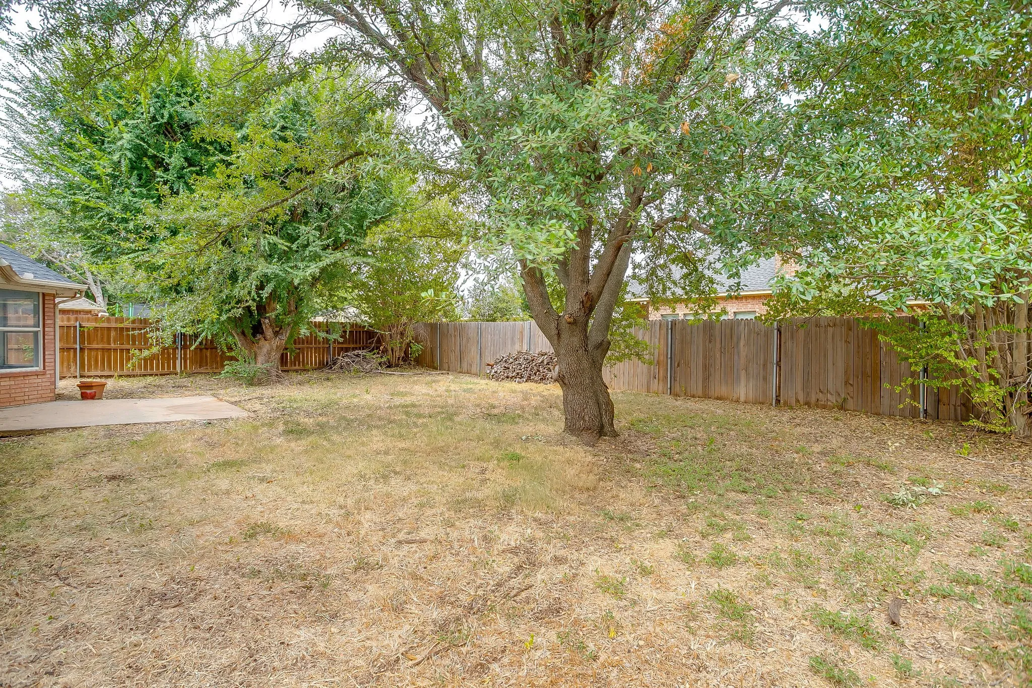 Single Family Residence For Rent in Hood County , 1512 Clover Lane, Granbury, Texas 76048, 3 Bedroom, 2 Bathroom, 2 Garage spaces, 1,462 Sqft, built in 1998, mls#21371060, Real Estate Agent in Granbury, Homes For Rent in Hood county, Homes For Rent in Granbury, Realtor in Granbury Texas, Real Estate Brokerage Independent Realty Texas, Luminita Cordes Realtor