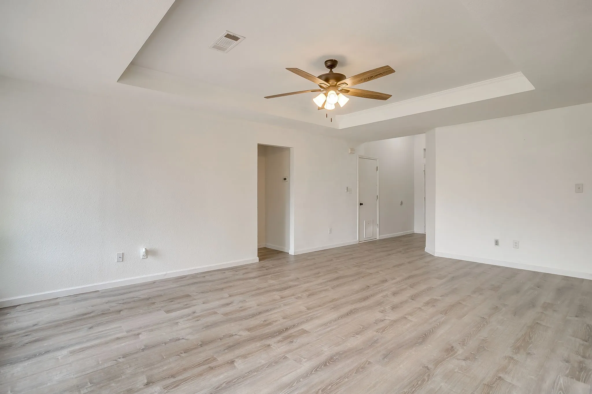 Single Family Residence For Rent in Hood County , 1512 Clover Lane, Granbury, Texas 76048, 3 Bedroom, 2 Bathroom, 2 Garage spaces, 1,462 Sqft, built in 1998, mls#21371060, Real Estate Agent in Granbury, Homes For Rent in Hood county, Homes For Rent in Granbury, Realtor in Granbury Texas, Real Estate Brokerage Independent Realty Texas, Luminita Cordes Realtor