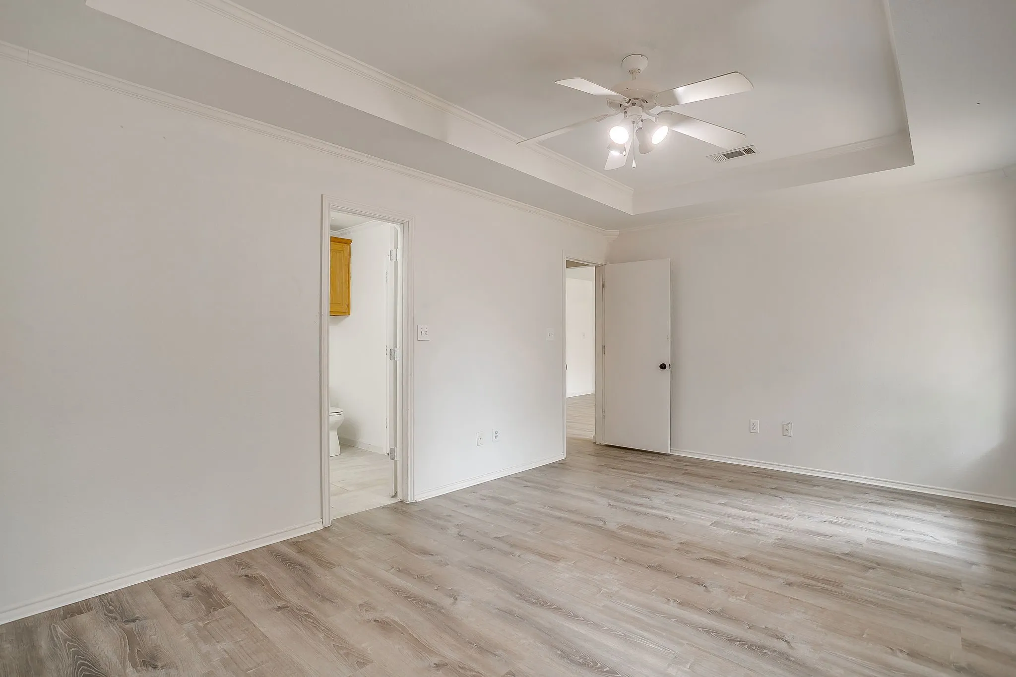 Single Family Residence For Rent in Hood County , 1512 Clover Lane, Granbury, Texas 76048, 3 Bedroom, 2 Bathroom, 2 Garage spaces, 1,462 Sqft, built in 1998, mls#21371060, Real Estate Agent in Granbury, Homes For Rent in Hood county, Homes For Rent in Granbury, Realtor in Granbury Texas, Real Estate Brokerage Independent Realty Texas, Luminita Cordes Realtor