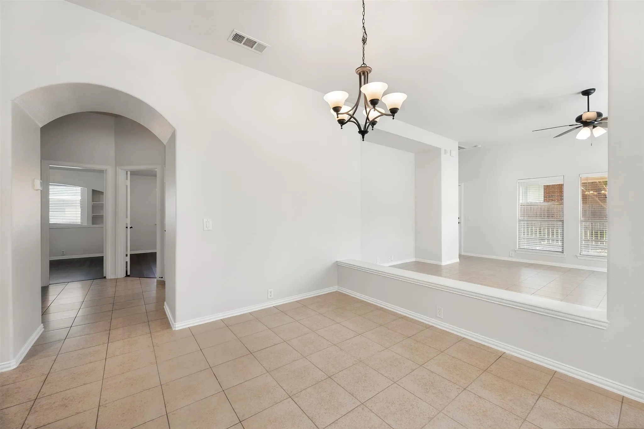 Single Family Residence For Sale in Johnson County , 1313 Concho Trail, Mansfield, Texas 76063, 4 Bedroom, 2 Bathroom, 2 Garage spaces, 1,856 Sqft, built in 2009, mls#21355851, Real Estate Agent in Mansfield, Homes For Sale in Johnson county, Homes For Sale in Mansfield, Realtor in Mansfield Texas, Real Estate Brokerage Independent Realty Texas, Luminita Cordes Realtor
