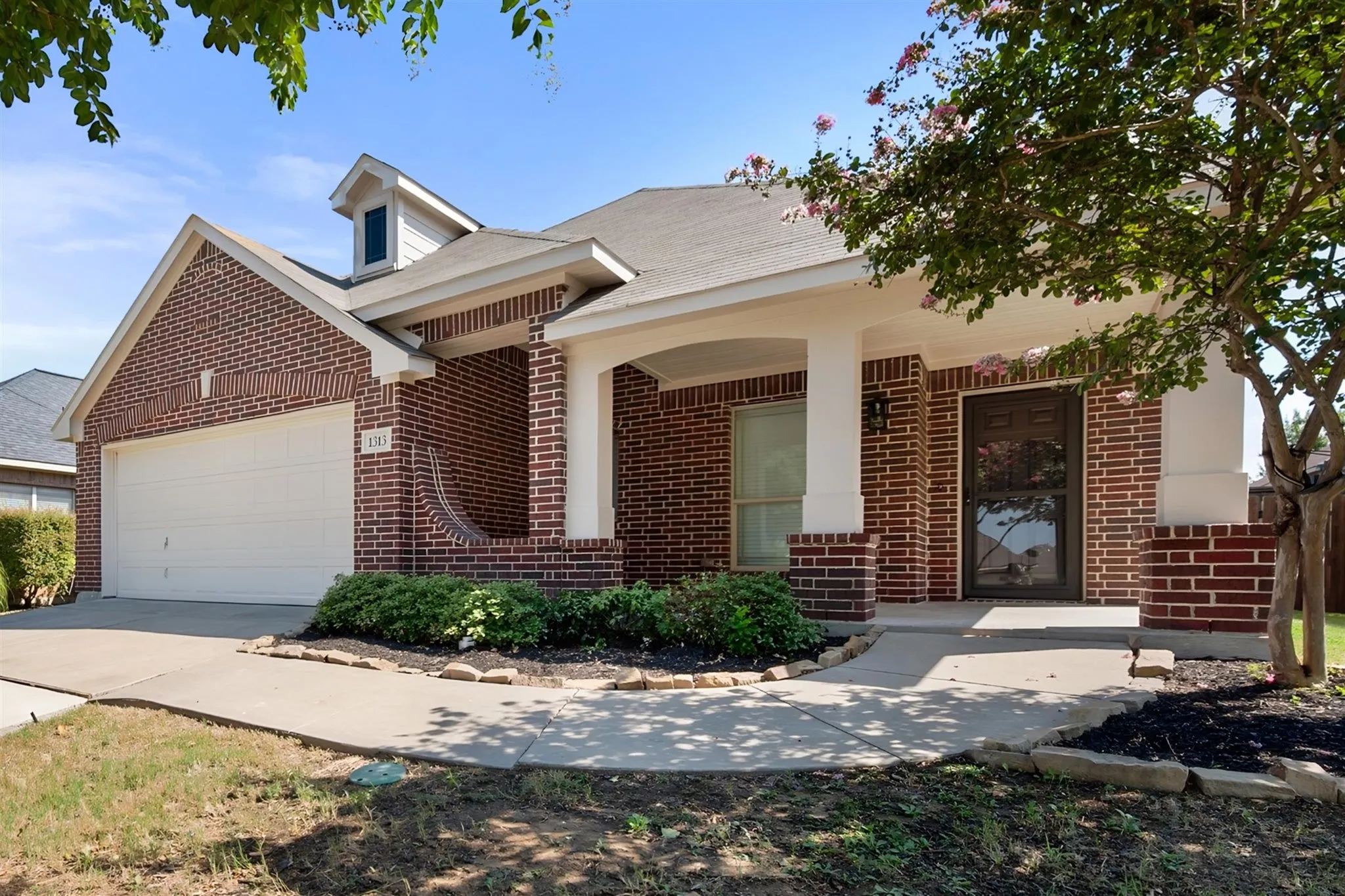 Single Family Residence For Sale in Johnson County , 1313 Concho Trail, Mansfield, Texas 76063, 4 Bedroom, 2 Bathroom, 2 Garage spaces, 1,856 Sqft, built in 2009, mls#21355851, Real Estate Agent in Mansfield, Homes For Sale in Johnson county, Homes For Sale in Mansfield, Realtor in Mansfield Texas, Real Estate Brokerage Independent Realty Texas, Luminita Cordes Realtor