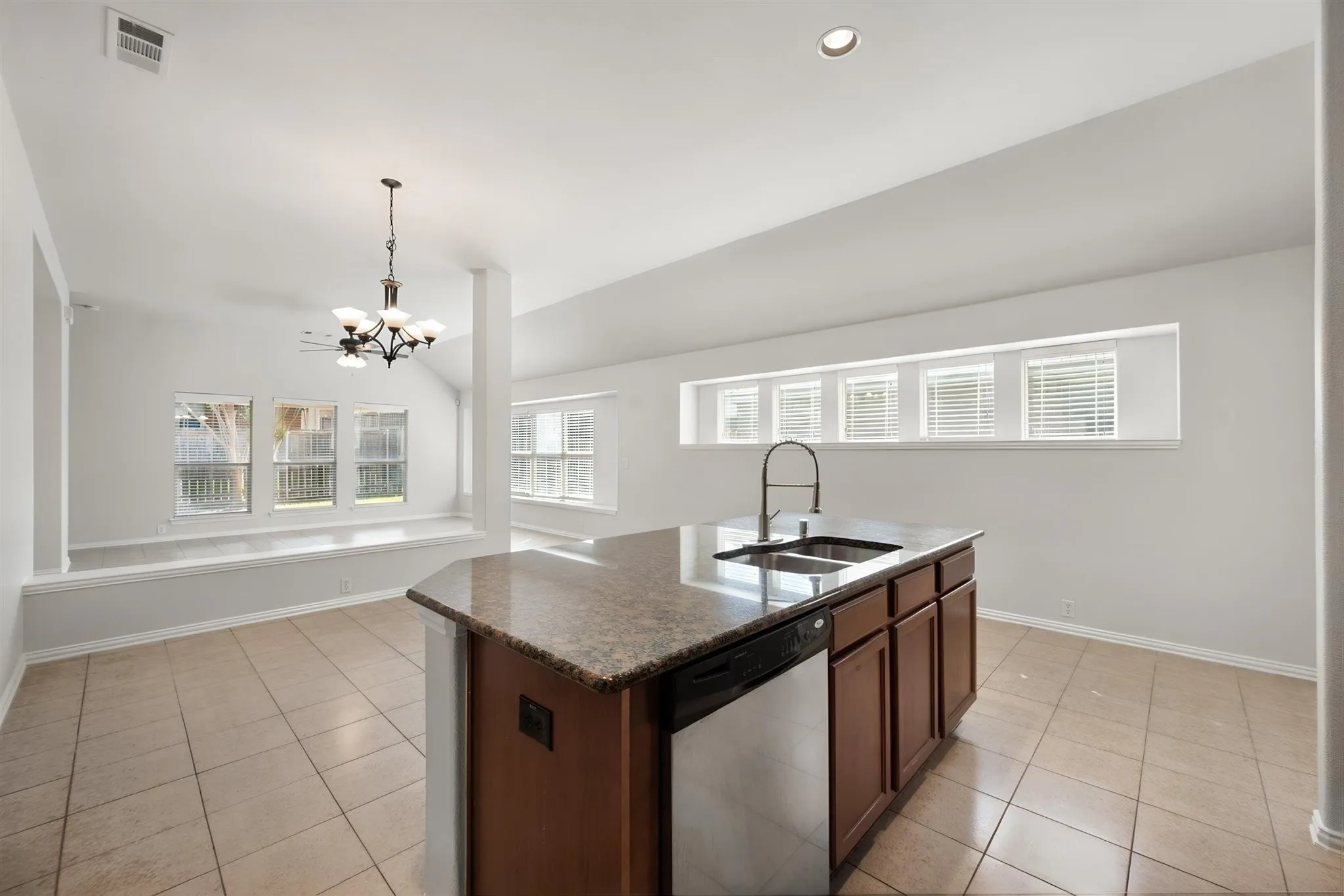 Single Family Residence For Sale in Johnson County , 1313 Concho Trail, Mansfield, Texas 76063, 4 Bedroom, 2 Bathroom, 2 Garage spaces, 1,856 Sqft, built in 2009, mls#21355851, Real Estate Agent in Mansfield, Homes For Sale in Johnson county, Homes For Sale in Mansfield, Realtor in Mansfield Texas, Real Estate Brokerage Independent Realty Texas, Luminita Cordes Realtor