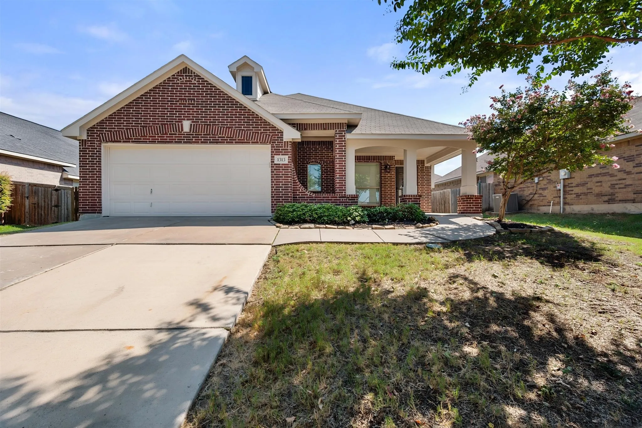 Single Family Residence For Sale in Johnson County , 1313 Concho Trail, Mansfield, Texas 76063, 4 Bedroom, 2 Bathroom, 2 Garage spaces, 1,856 Sqft, built in 2009, mls#21355851, Real Estate Agent in Mansfield, Homes For Sale in Johnson county, Homes For Sale in Mansfield, Realtor in Mansfield Texas, Real Estate Brokerage Independent Realty Texas, Luminita Cordes Realtor