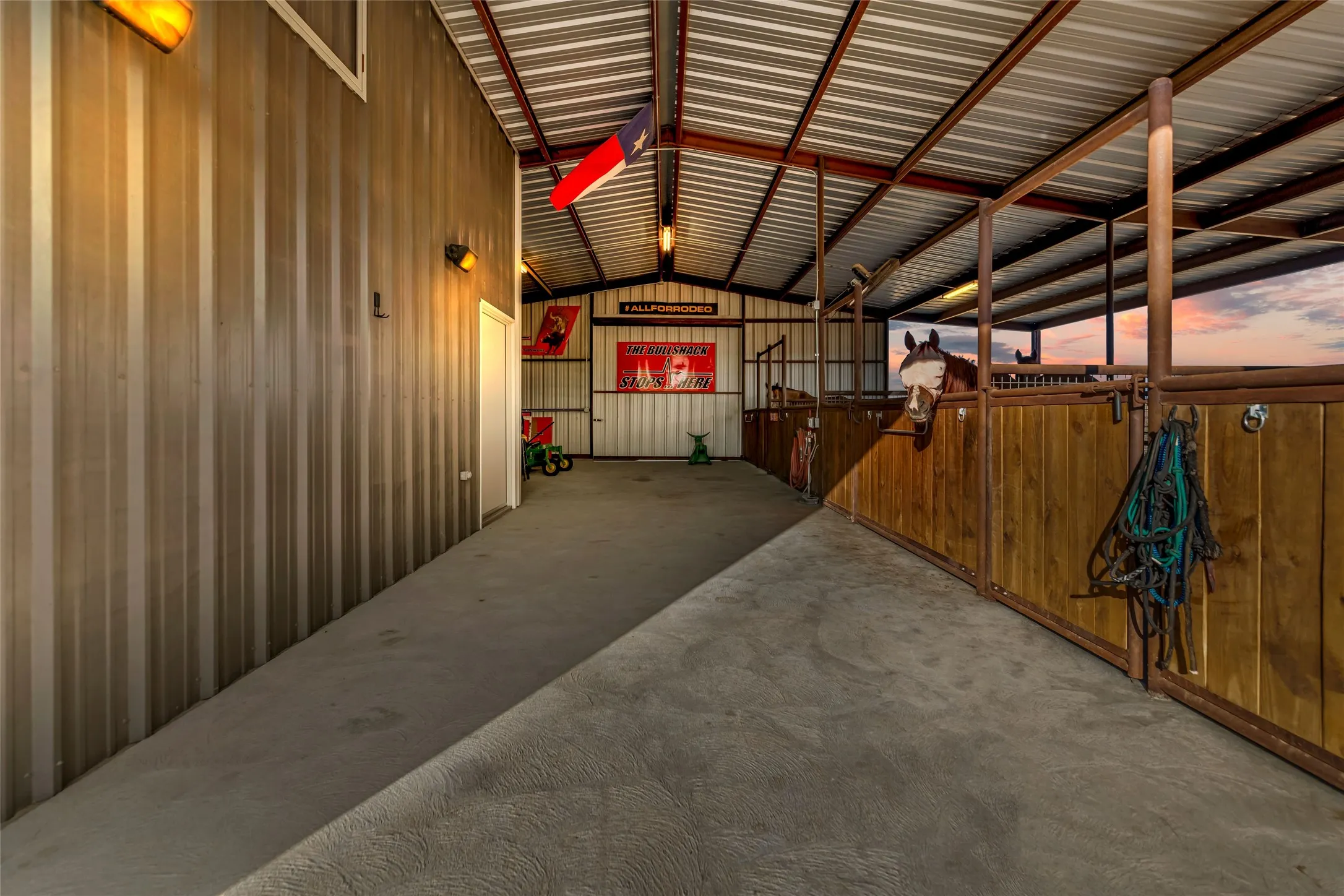 Single Family Residence For Sale in Erath County , 2910 County Road 386, Stephenville, Texas 76401, 3 Bedroom, 3 Bathroom, Garage spaces, 1,870 Sqft, built in 2020, mls#21374828, Real Estate Agent in Stephenville, Homes For Sale in Erath county, Homes For Sale in Stephenville, Realtor in Stephenville Texas, Real Estate Brokerage Independent Realty Texas, Luminita Cordes Realtor