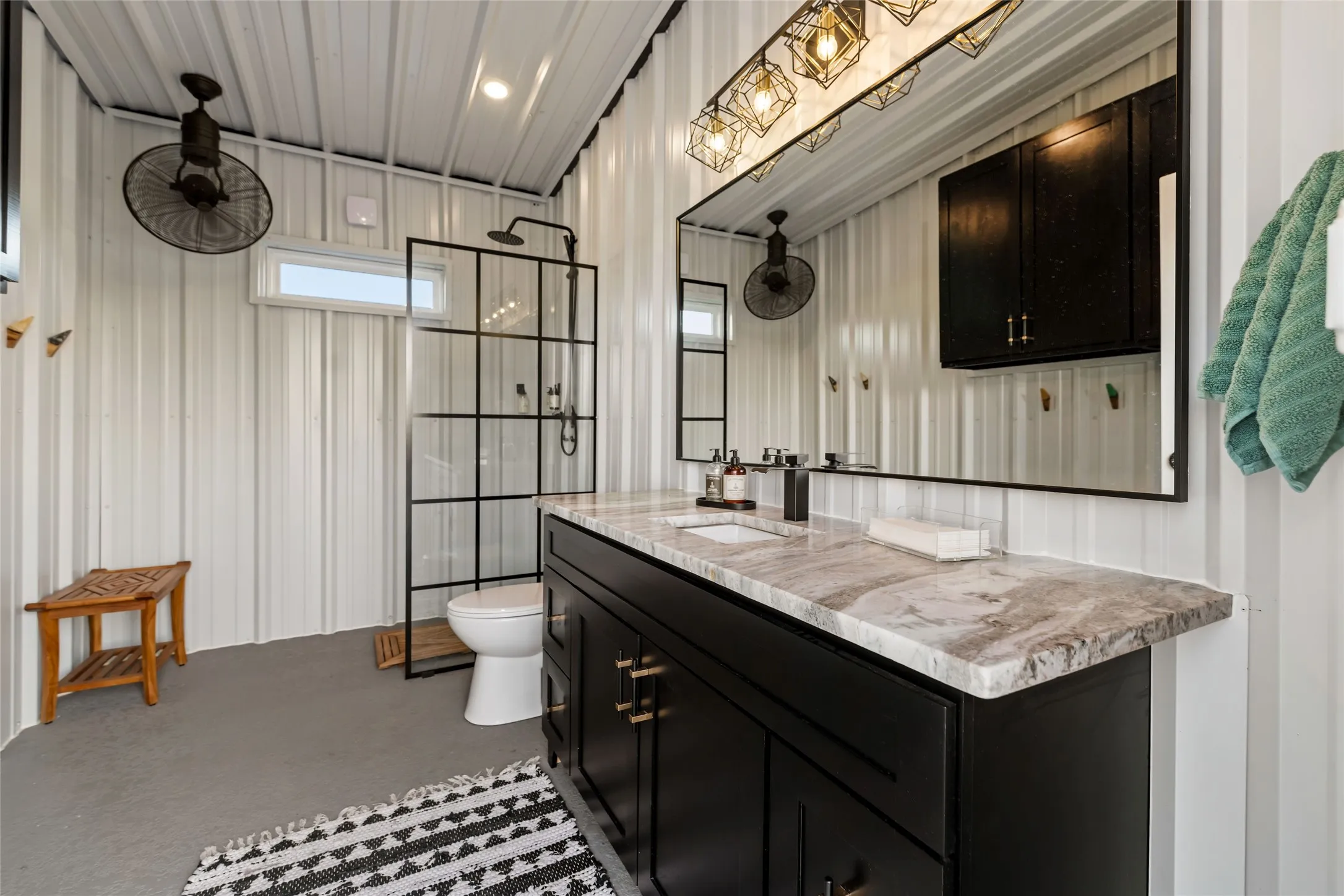 Single Family Residence For Sale in Erath County , 2910 County Road 386, Stephenville, Texas 76401, 3 Bedroom, 3 Bathroom, Garage spaces, 1,870 Sqft, built in 2020, mls#21374828, Real Estate Agent in Stephenville, Homes For Sale in Erath county, Homes For Sale in Stephenville, Realtor in Stephenville Texas, Real Estate Brokerage Independent Realty Texas, Luminita Cordes Realtor