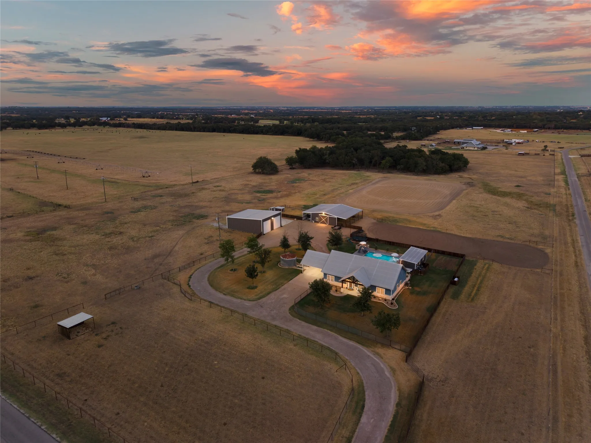 Single Family Residence For Sale in Erath County , 2910 County Road 386, Stephenville, Texas 76401, 3 Bedroom, 3 Bathroom, Garage spaces, 1,870 Sqft, built in 2020, mls#21374828, Real Estate Agent in Stephenville, Homes For Sale in Erath county, Homes For Sale in Stephenville, Realtor in Stephenville Texas, Real Estate Brokerage Independent Realty Texas, Luminita Cordes Realtor