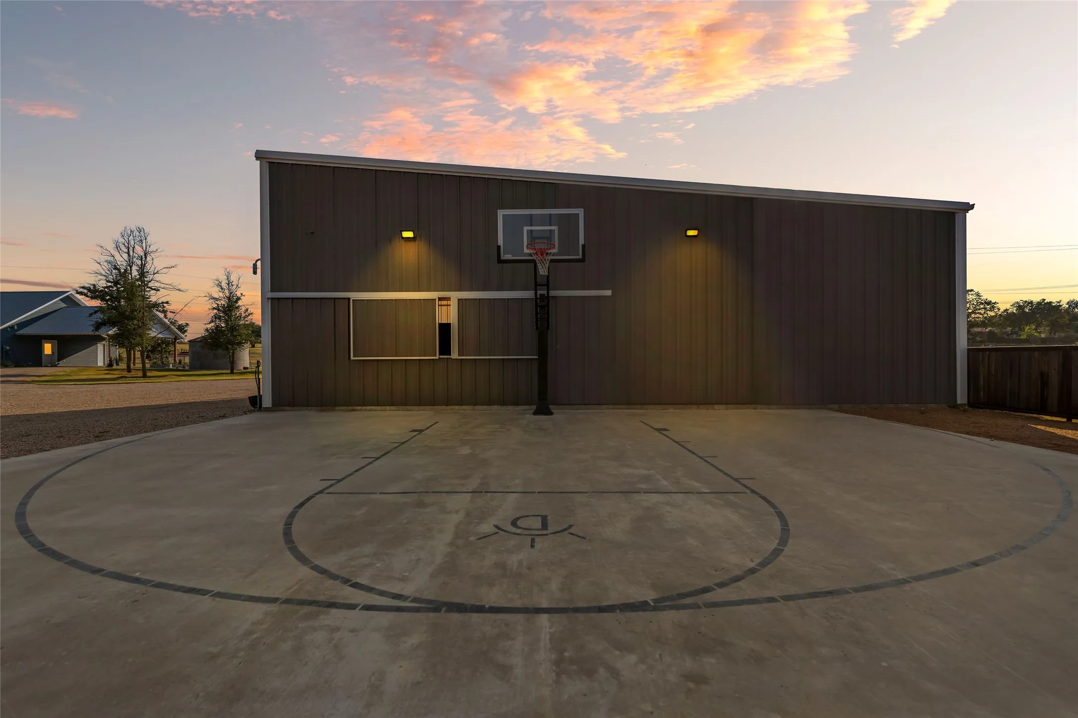 Single Family Residence For Sale in Erath County , 2910 County Road 386, Stephenville, Texas 76401, 3 Bedroom, 3 Bathroom, Garage spaces, 1,870 Sqft, built in 2020, mls#21374828, Real Estate Agent in Stephenville, Homes For Sale in Erath county, Homes For Sale in Stephenville, Realtor in Stephenville Texas, Real Estate Brokerage Independent Realty Texas, Luminita Cordes Realtor