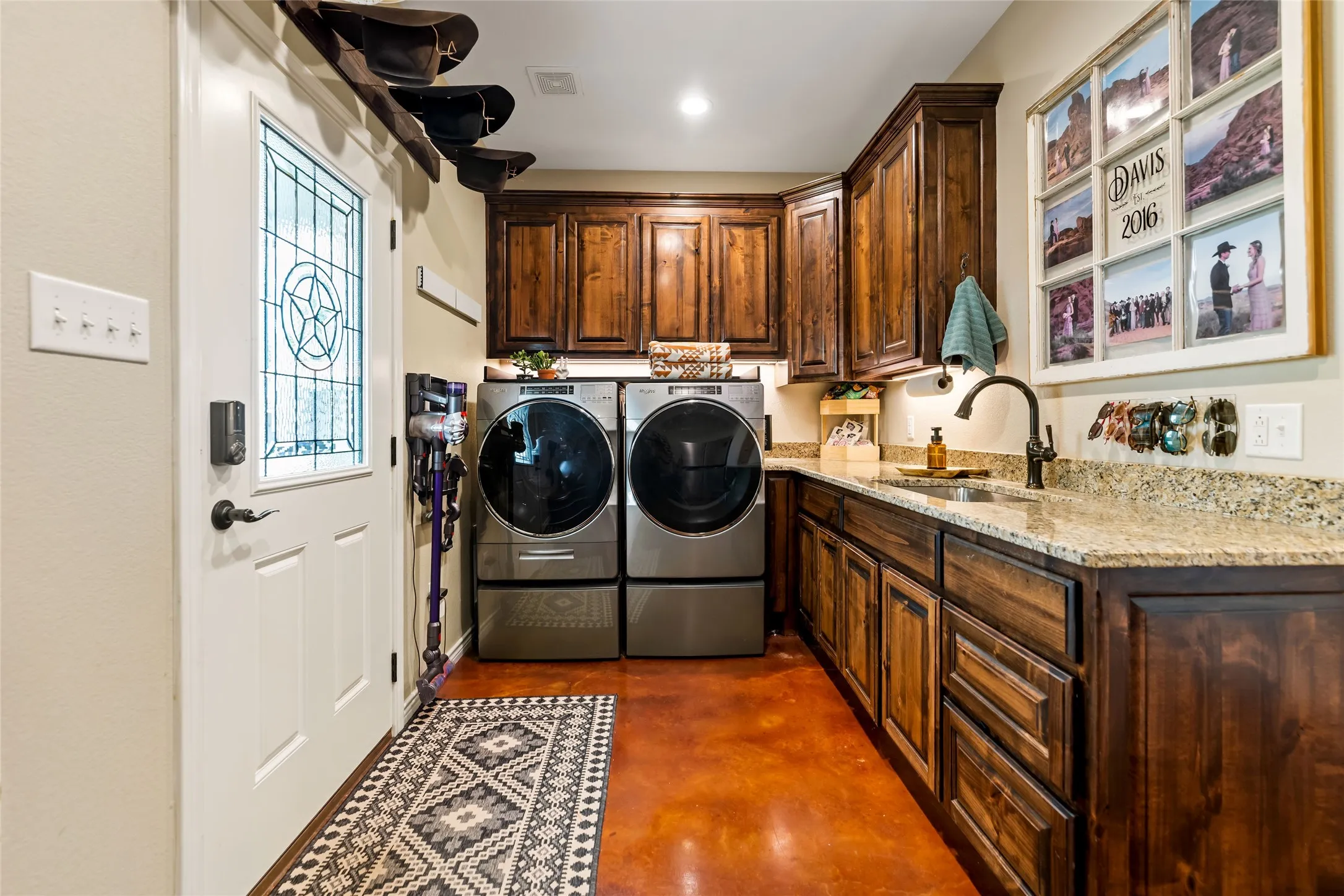 Single Family Residence For Sale in Erath County , 2910 County Road 386, Stephenville, Texas 76401, 3 Bedroom, 3 Bathroom, Garage spaces, 1,870 Sqft, built in 2020, mls#21374828, Real Estate Agent in Stephenville, Homes For Sale in Erath county, Homes For Sale in Stephenville, Realtor in Stephenville Texas, Real Estate Brokerage Independent Realty Texas, Luminita Cordes Realtor