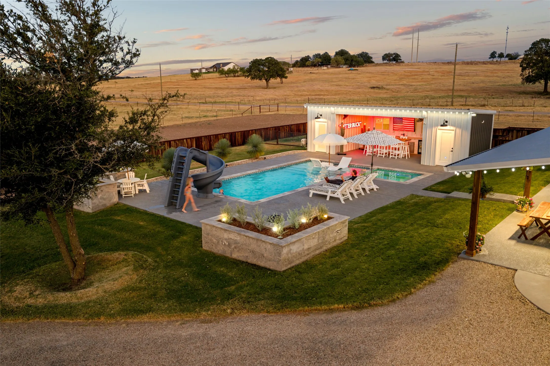 Single Family Residence For Sale in Erath County , 2910 County Road 386, Stephenville, Texas 76401, 3 Bedroom, 3 Bathroom, Garage spaces, 1,870 Sqft, built in 2020, mls#21374828, Real Estate Agent in Stephenville, Homes For Sale in Erath county, Homes For Sale in Stephenville, Realtor in Stephenville Texas, Real Estate Brokerage Independent Realty Texas, Luminita Cordes Realtor