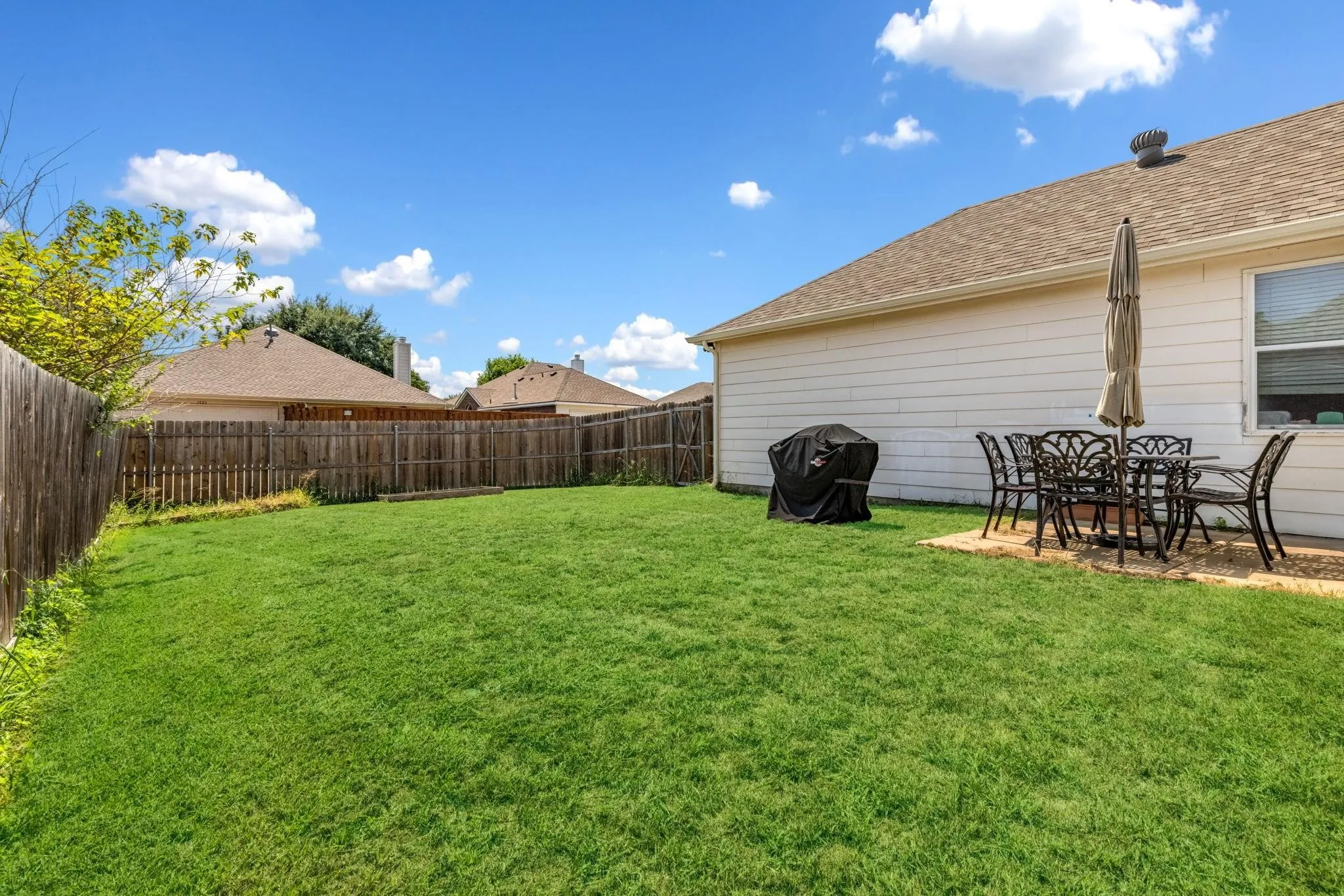 Single Family Residence For Rent in Collin County , 1526 Cliff Creek Drive, Allen, Texas 75002, 3 Bedroom, 2 Bathroom, 2 Garage spaces, 1,565 Sqft, built in 2003, mls#21378586, Real Estate Agent in Allen, Homes For Rent in Collin county, Homes For Rent in Allen, Realtor in Allen Texas, Real Estate Brokerage Independent Realty Texas, Luminita Cordes Realtor