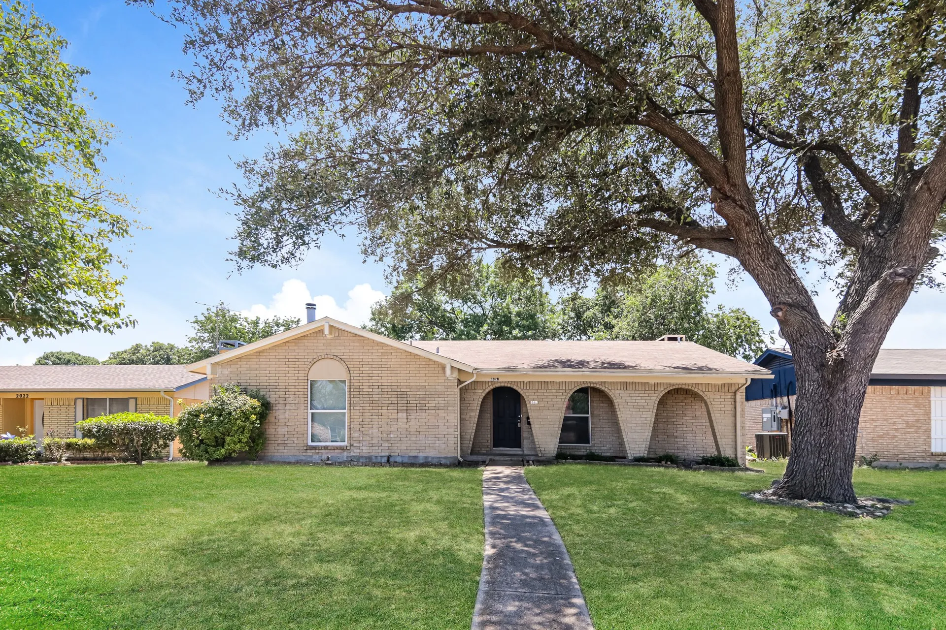 Single Family Residence For Rent in Dallas County , 2026 Aspen Lane, Garland, Texas 75044, 2 Bedroom, 2 Bathroom, 2 Garage spaces, 1,846 Sqft, built in 1972, mls#21378587, Real Estate Agent in Garland, Homes For Rent in Dallas county, Homes For Rent in Garland, Realtor in Garland Texas, Real Estate Brokerage Independent Realty Texas, Luminita Cordes Realtor