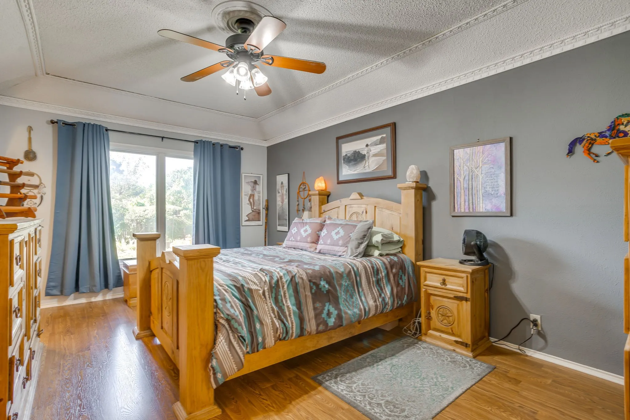 Single Family Residence For Sale in Tarrant County , 1405 Rockmoor Drive, Edgecliff Village, Texas 76134, 4 Bedroom, 3 Bathroom, 2 Garage spaces, 2,568 Sqft, built in 1974, mls#21342187, Real Estate Agent in Edgecliff Village, Homes For Sale in Tarrant county, Homes For Sale in Edgecliff Village, Realtor in Edgecliff Village Texas, Real Estate Brokerage Independent Realty Texas, Luminita Cordes Realtor