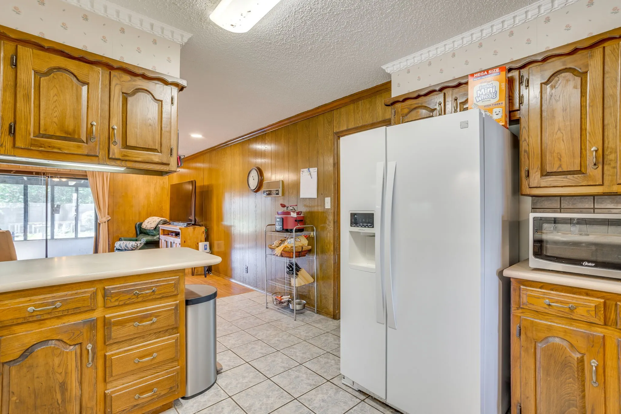 Single Family Residence For Sale in Tarrant County , 1405 Rockmoor Drive, Edgecliff Village, Texas 76134, 4 Bedroom, 3 Bathroom, 2 Garage spaces, 2,568 Sqft, built in 1974, mls#21342187, Real Estate Agent in Edgecliff Village, Homes For Sale in Tarrant county, Homes For Sale in Edgecliff Village, Realtor in Edgecliff Village Texas, Real Estate Brokerage Independent Realty Texas, Luminita Cordes Realtor