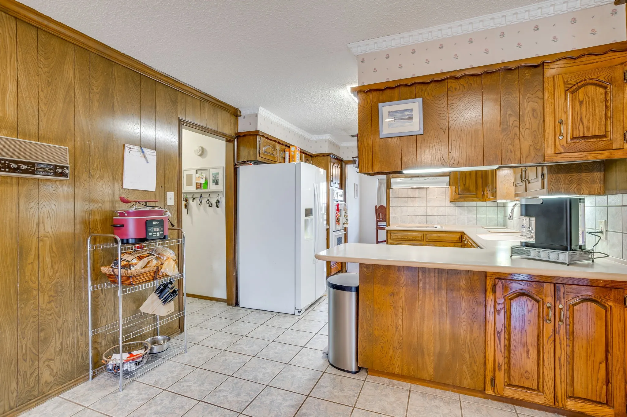 Single Family Residence For Sale in Tarrant County , 1405 Rockmoor Drive, Edgecliff Village, Texas 76134, 4 Bedroom, 3 Bathroom, 2 Garage spaces, 2,568 Sqft, built in 1974, mls#21342187, Real Estate Agent in Edgecliff Village, Homes For Sale in Tarrant county, Homes For Sale in Edgecliff Village, Realtor in Edgecliff Village Texas, Real Estate Brokerage Independent Realty Texas, Luminita Cordes Realtor