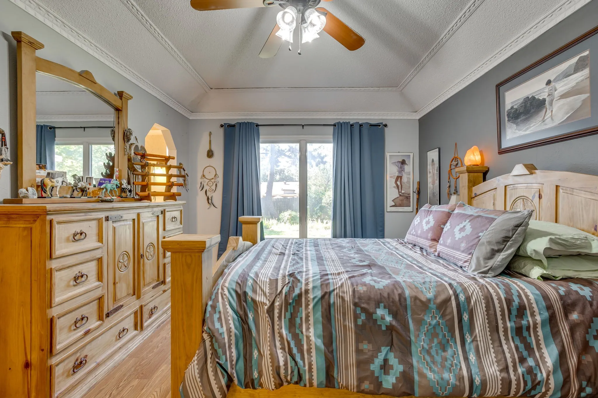 Single Family Residence For Sale in Tarrant County , 1405 Rockmoor Drive, Edgecliff Village, Texas 76134, 4 Bedroom, 3 Bathroom, 2 Garage spaces, 2,568 Sqft, built in 1974, mls#21342187, Real Estate Agent in Edgecliff Village, Homes For Sale in Tarrant county, Homes For Sale in Edgecliff Village, Realtor in Edgecliff Village Texas, Real Estate Brokerage Independent Realty Texas, Luminita Cordes Realtor