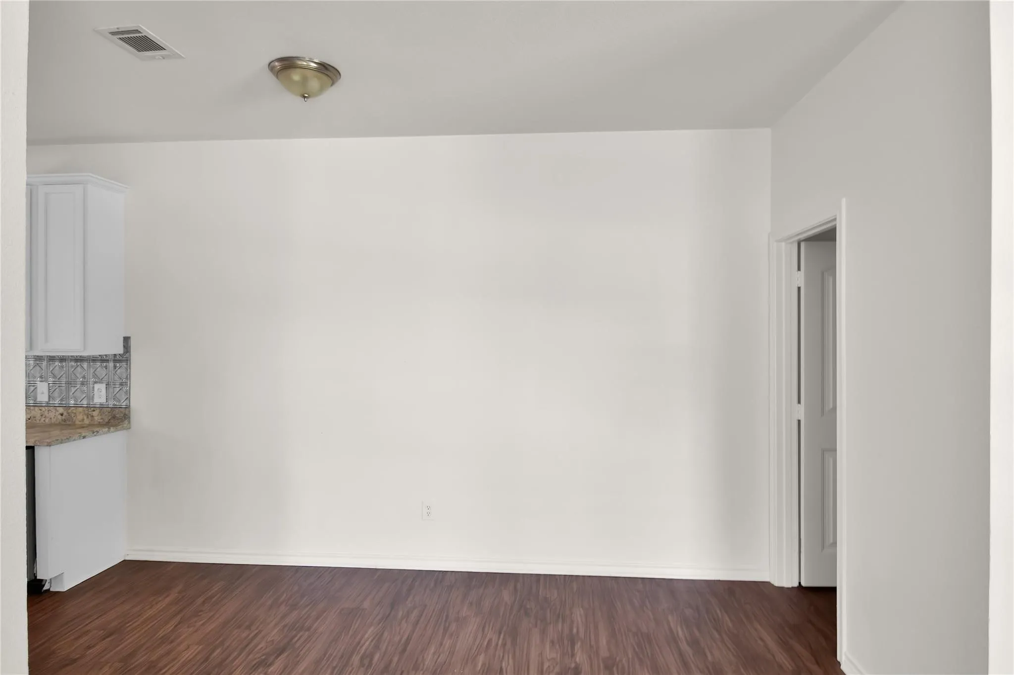 Duplex For Rent in Collin County , 1102 Parkway Trail, Princeton, Texas 75407, 3 Bedroom, 3 Bathroom, 1 Garage spaces, 1,403 Sqft, built in 2010, mls#21378494, Real Estate Agent in Princeton, Homes For Rent in Collin county, Homes For Rent in Princeton, Realtor in Princeton Texas, Real Estate Brokerage Independent Realty Texas, Luminita Cordes Realtor