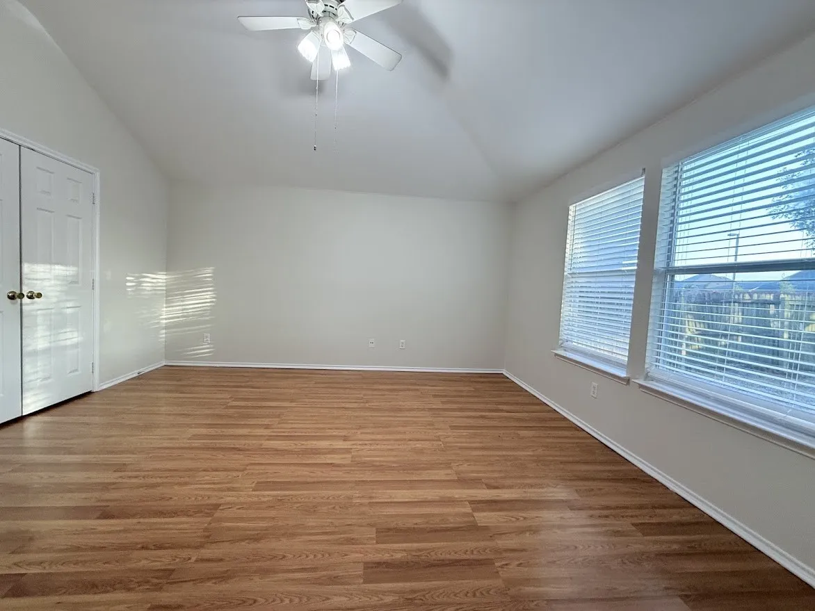 Single Family Residence For Rent in Collin County , 2909 Windhaven Drive, Mc Kinney, Texas 75071, 3 Bedroom, 2 Bathroom, 2 Garage spaces, 1,595 Sqft, built in 2003, mls#21378600, Real Estate Agent in Mc Kinney, Homes For Rent in Collin county, Homes For Rent in Mc Kinney, Realtor in Mc Kinney Texas, Real Estate Brokerage Independent Realty Texas, Luminita Cordes Realtor