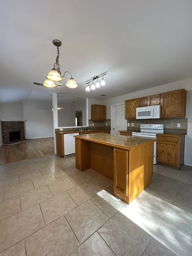 Single Family Residence For Rent in Collin County , 2909 Windhaven Drive, Mc Kinney, Texas 75071, 3 Bedroom, 2 Bathroom, 2 Garage spaces, 1,595 Sqft, built in 2003, mls#21378600, Real Estate Agent in Mc Kinney, Homes For Rent in Collin county, Homes For Rent in Mc Kinney, Realtor in Mc Kinney Texas, Real Estate Brokerage Independent Realty Texas, Luminita Cordes Realtor