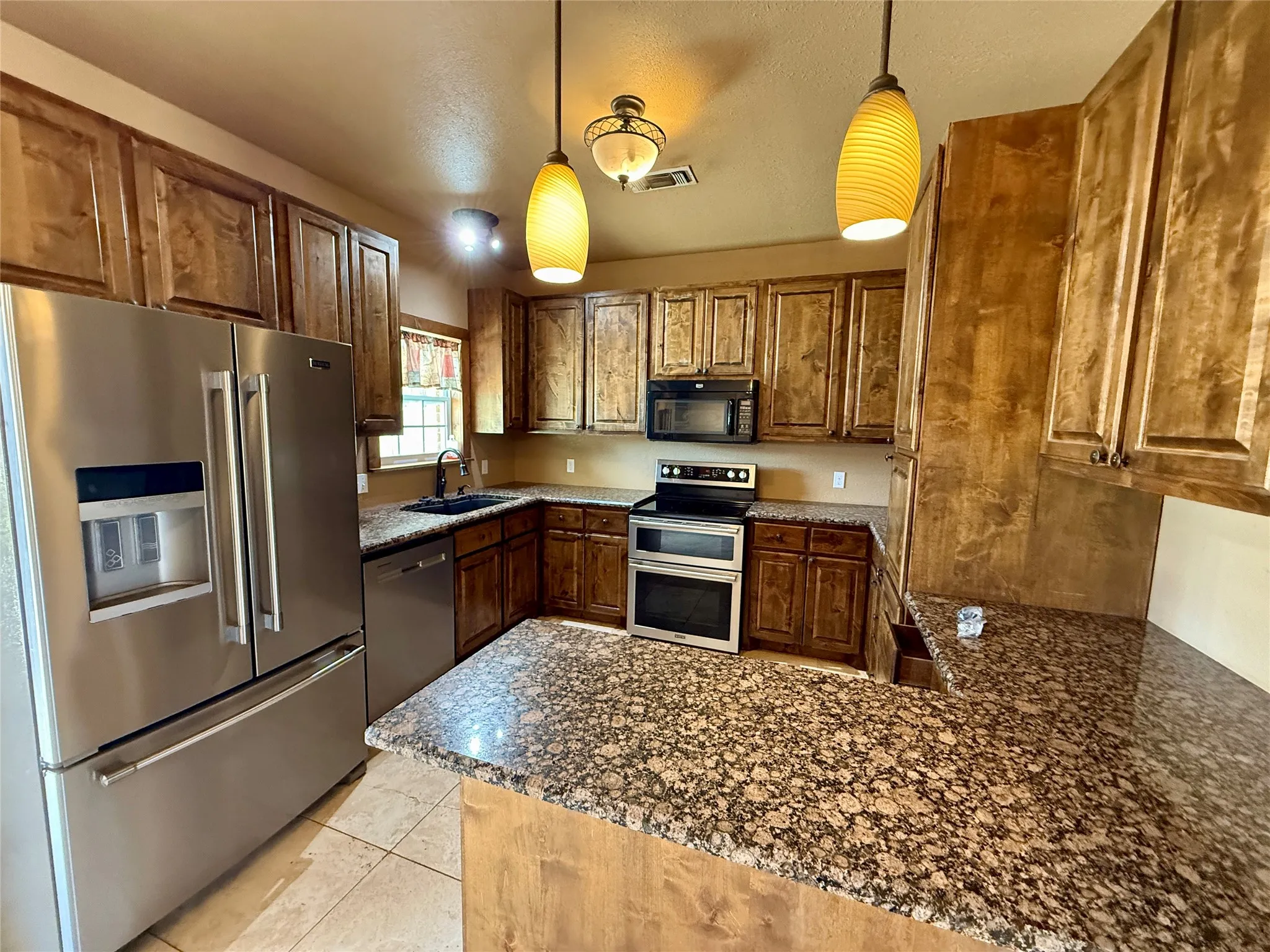 Single Family Residence For Sale in Brown County , 3519 Longhorn Lane, Brownwood, Texas 76801, 3 Bedroom, 2 Bathroom, 2 Garage spaces, 1,534 Sqft, built in 2011, mls#21377062, Real Estate Agent in Brownwood, Homes For Sale in Brown county, Homes For Sale in Brownwood, Realtor in Brownwood Texas, Real Estate Brokerage Independent Realty Texas, Luminita Cordes Realtor