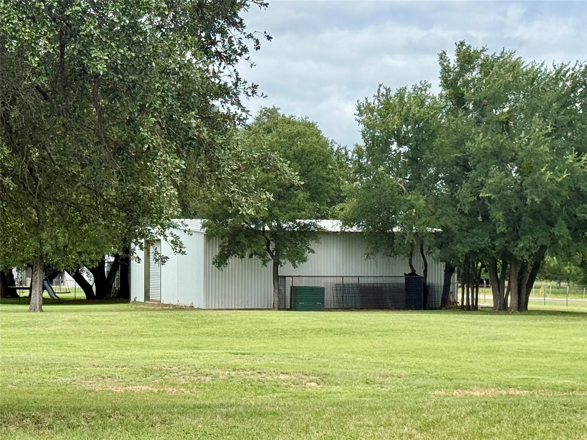 Single Family Residence For Sale in Brown County , 3519 Longhorn Lane, Brownwood, Texas 76801, 3 Bedroom, 2 Bathroom, 2 Garage spaces, 1,534 Sqft, built in 2011, mls#21377062, Real Estate Agent in Brownwood, Homes For Sale in Brown county, Homes For Sale in Brownwood, Realtor in Brownwood Texas, Real Estate Brokerage Independent Realty Texas, Luminita Cordes Realtor