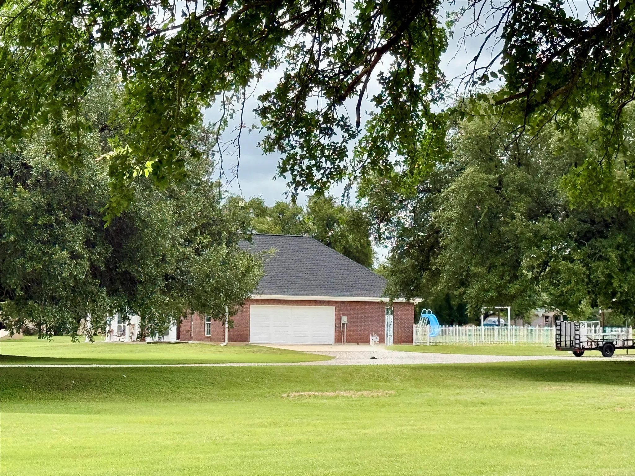Single Family Residence For Sale in Brown County , 3519 Longhorn Lane, Brownwood, Texas 76801, 3 Bedroom, 2 Bathroom, 2 Garage spaces, 1,534 Sqft, built in 2011, mls#21377062, Real Estate Agent in Brownwood, Homes For Sale in Brown county, Homes For Sale in Brownwood, Realtor in Brownwood Texas, Real Estate Brokerage Independent Realty Texas, Luminita Cordes Realtor