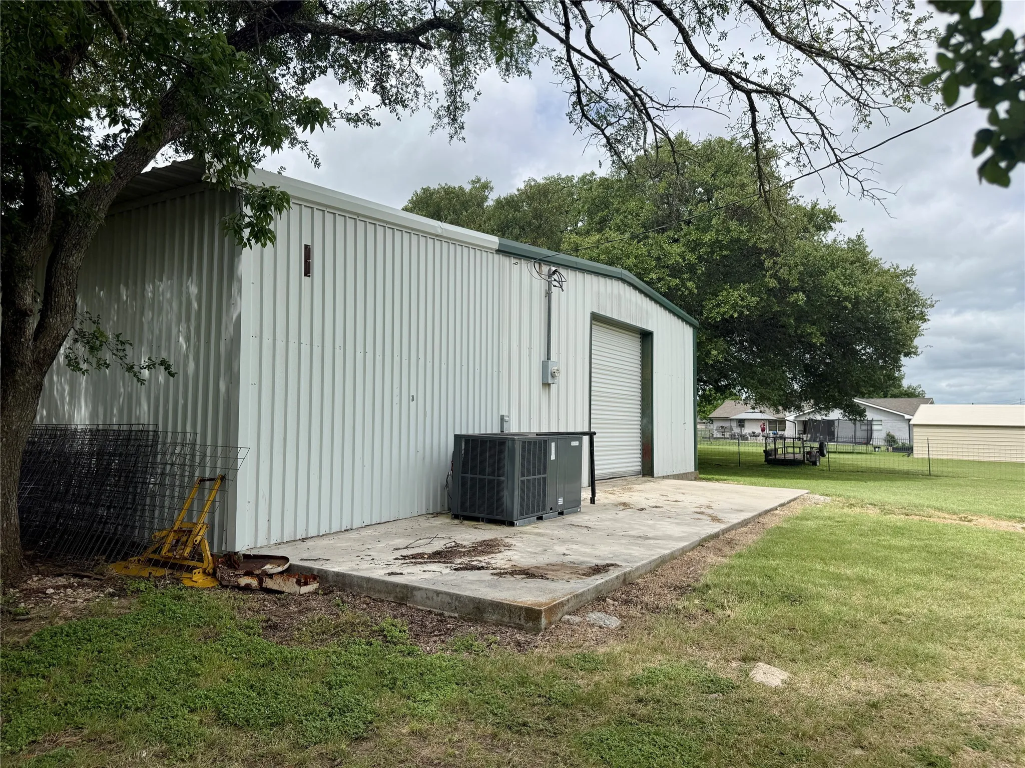 Single Family Residence For Sale in Brown County , 3519 Longhorn Lane, Brownwood, Texas 76801, 3 Bedroom, 2 Bathroom, 2 Garage spaces, 1,534 Sqft, built in 2011, mls#21377062, Real Estate Agent in Brownwood, Homes For Sale in Brown county, Homes For Sale in Brownwood, Realtor in Brownwood Texas, Real Estate Brokerage Independent Realty Texas, Luminita Cordes Realtor