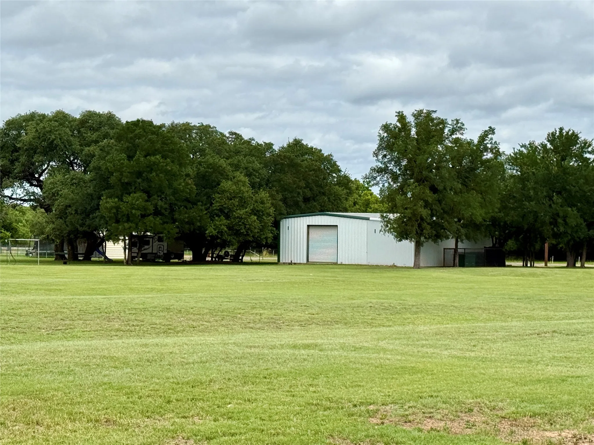 Single Family Residence For Sale in Brown County , 3519 Longhorn Lane, Brownwood, Texas 76801, 3 Bedroom, 2 Bathroom, 2 Garage spaces, 1,534 Sqft, built in 2011, mls#21377062, Real Estate Agent in Brownwood, Homes For Sale in Brown county, Homes For Sale in Brownwood, Realtor in Brownwood Texas, Real Estate Brokerage Independent Realty Texas, Luminita Cordes Realtor