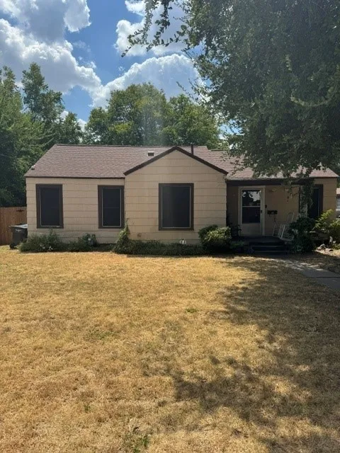 Single Family Residence For Sale in Tarrant County , 3816 Rusty Dell Street, Fort Worth, Texas 76111, 3 Bedroom, 2 Bathroom, Garage spaces, 1,448 Sqft, built in 1948, mls#21378553, Real Estate Agent in Fort Worth, Homes For Sale in Tarrant county, Homes For Sale in Fort Worth, Realtor in Fort Worth Texas, Real Estate Brokerage Independent Realty Texas, Luminita Cordes Realtor