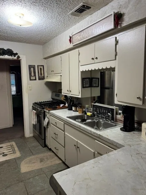 Single Family Residence For Sale in Tarrant County , 3816 Rusty Dell Street, Fort Worth, Texas 76111, 3 Bedroom, 2 Bathroom, Garage spaces, 1,448 Sqft, built in 1948, mls#21378553, Real Estate Agent in Fort Worth, Homes For Sale in Tarrant county, Homes For Sale in Fort Worth, Realtor in Fort Worth Texas, Real Estate Brokerage Independent Realty Texas, Luminita Cordes Realtor