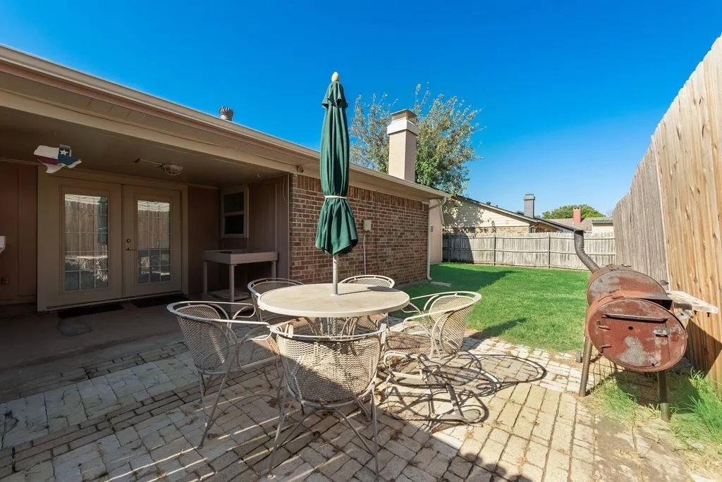 Single Family Residence For Sale in Tarrant County , 7001 Rose Lea Court, Fort Worth, Texas 76137, 3 Bedroom, 2 Bathroom, 2 Garage spaces, 1,552 Sqft, built in 1980, mls#21377380, Real Estate Agent in Fort Worth, Homes For Sale in Tarrant county, Homes For Sale in Fort Worth, Realtor in Fort Worth Texas, Real Estate Brokerage Independent Realty Texas, Luminita Cordes Realtor