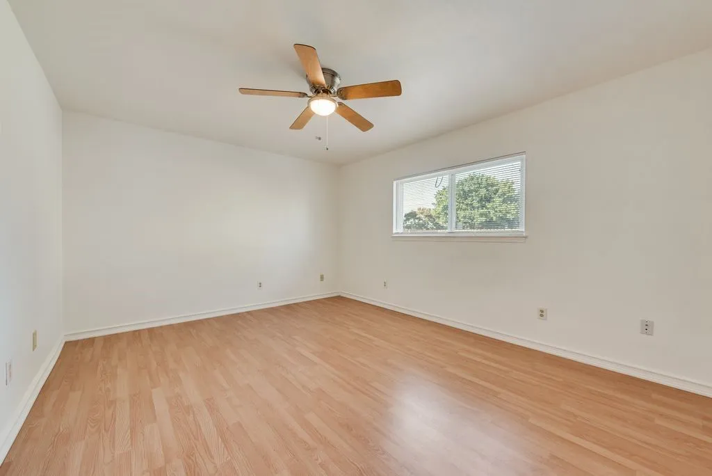 Single Family Residence For Sale in Tarrant County , 7001 Rose Lea Court, Fort Worth, Texas 76137, 3 Bedroom, 2 Bathroom, 2 Garage spaces, 1,552 Sqft, built in 1980, mls#21377380, Real Estate Agent in Fort Worth, Homes For Sale in Tarrant county, Homes For Sale in Fort Worth, Realtor in Fort Worth Texas, Real Estate Brokerage Independent Realty Texas, Luminita Cordes Realtor