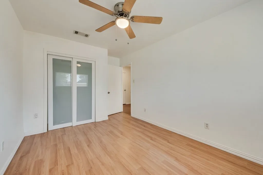 Single Family Residence For Sale in Tarrant County , 7001 Rose Lea Court, Fort Worth, Texas 76137, 3 Bedroom, 2 Bathroom, 2 Garage spaces, 1,552 Sqft, built in 1980, mls#21377380, Real Estate Agent in Fort Worth, Homes For Sale in Tarrant county, Homes For Sale in Fort Worth, Realtor in Fort Worth Texas, Real Estate Brokerage Independent Realty Texas, Luminita Cordes Realtor