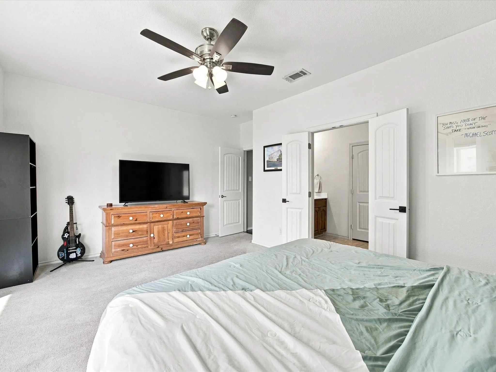 Single Family Residence For Sale in Tarrant County , 8205 Water Buck Run, Fort Worth, Texas 76179, 3 Bedroom, 2 Bathroom, 2 Garage spaces, 1,806 Sqft, built in 2010, mls#21378585, Real Estate Agent in Fort Worth, Homes For Sale in Tarrant county, Homes For Sale in Fort Worth, Realtor in Fort Worth Texas, Real Estate Brokerage Independent Realty Texas, Luminita Cordes Realtor