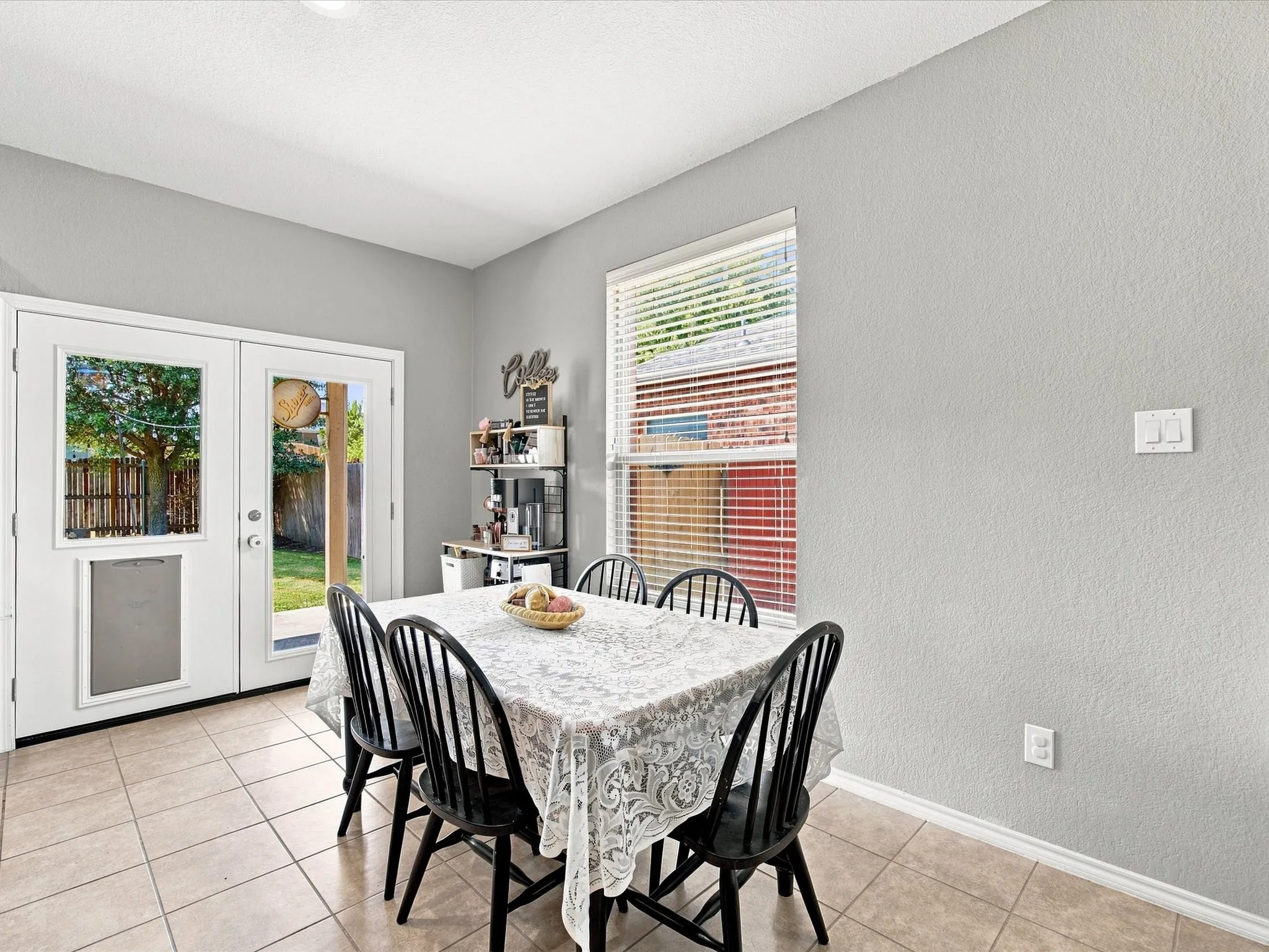 Single Family Residence For Sale in Tarrant County , 8205 Water Buck Run, Fort Worth, Texas 76179, 3 Bedroom, 2 Bathroom, 2 Garage spaces, 1,806 Sqft, built in 2010, mls#21378585, Real Estate Agent in Fort Worth, Homes For Sale in Tarrant county, Homes For Sale in Fort Worth, Realtor in Fort Worth Texas, Real Estate Brokerage Independent Realty Texas, Luminita Cordes Realtor