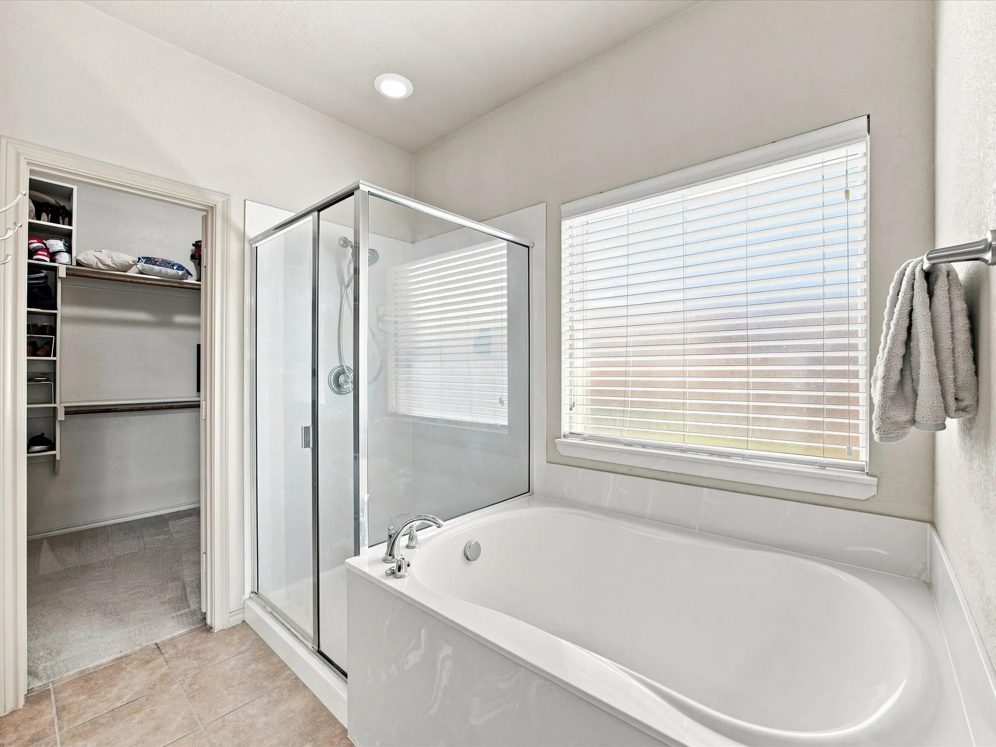 Single Family Residence For Sale in Tarrant County , 8205 Water Buck Run, Fort Worth, Texas 76179, 3 Bedroom, 2 Bathroom, 2 Garage spaces, 1,806 Sqft, built in 2010, mls#21378585, Real Estate Agent in Fort Worth, Homes For Sale in Tarrant county, Homes For Sale in Fort Worth, Realtor in Fort Worth Texas, Real Estate Brokerage Independent Realty Texas, Luminita Cordes Realtor