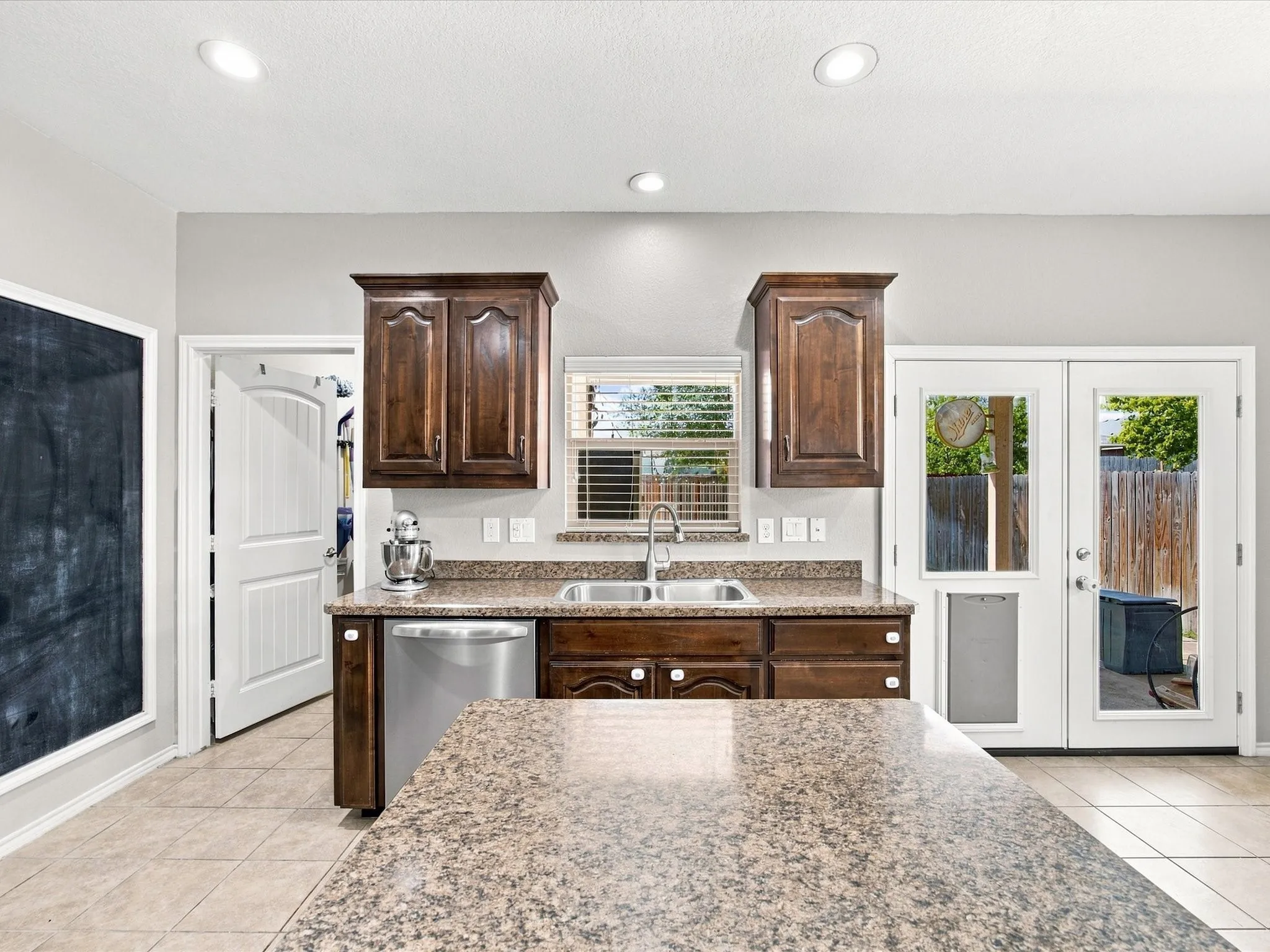 Single Family Residence For Sale in Tarrant County , 8205 Water Buck Run, Fort Worth, Texas 76179, 3 Bedroom, 2 Bathroom, 2 Garage spaces, 1,806 Sqft, built in 2010, mls#21378585, Real Estate Agent in Fort Worth, Homes For Sale in Tarrant county, Homes For Sale in Fort Worth, Realtor in Fort Worth Texas, Real Estate Brokerage Independent Realty Texas, Luminita Cordes Realtor