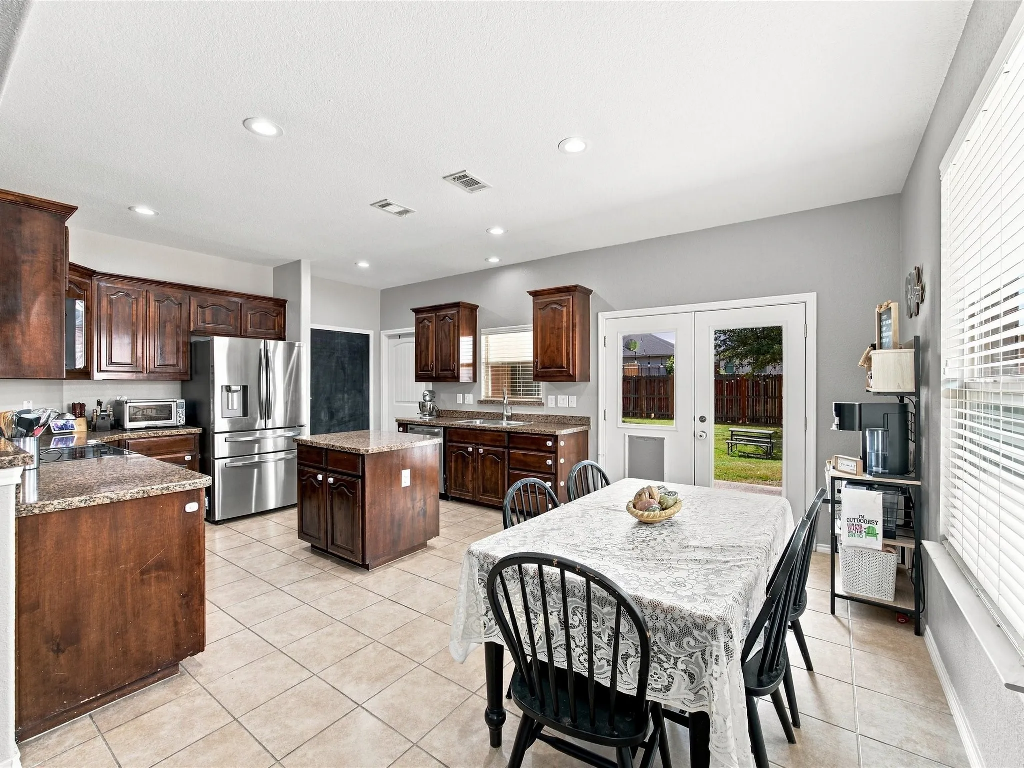 Single Family Residence For Sale in Tarrant County , 8205 Water Buck Run, Fort Worth, Texas 76179, 3 Bedroom, 2 Bathroom, 2 Garage spaces, 1,806 Sqft, built in 2010, mls#21378585, Real Estate Agent in Fort Worth, Homes For Sale in Tarrant county, Homes For Sale in Fort Worth, Realtor in Fort Worth Texas, Real Estate Brokerage Independent Realty Texas, Luminita Cordes Realtor
