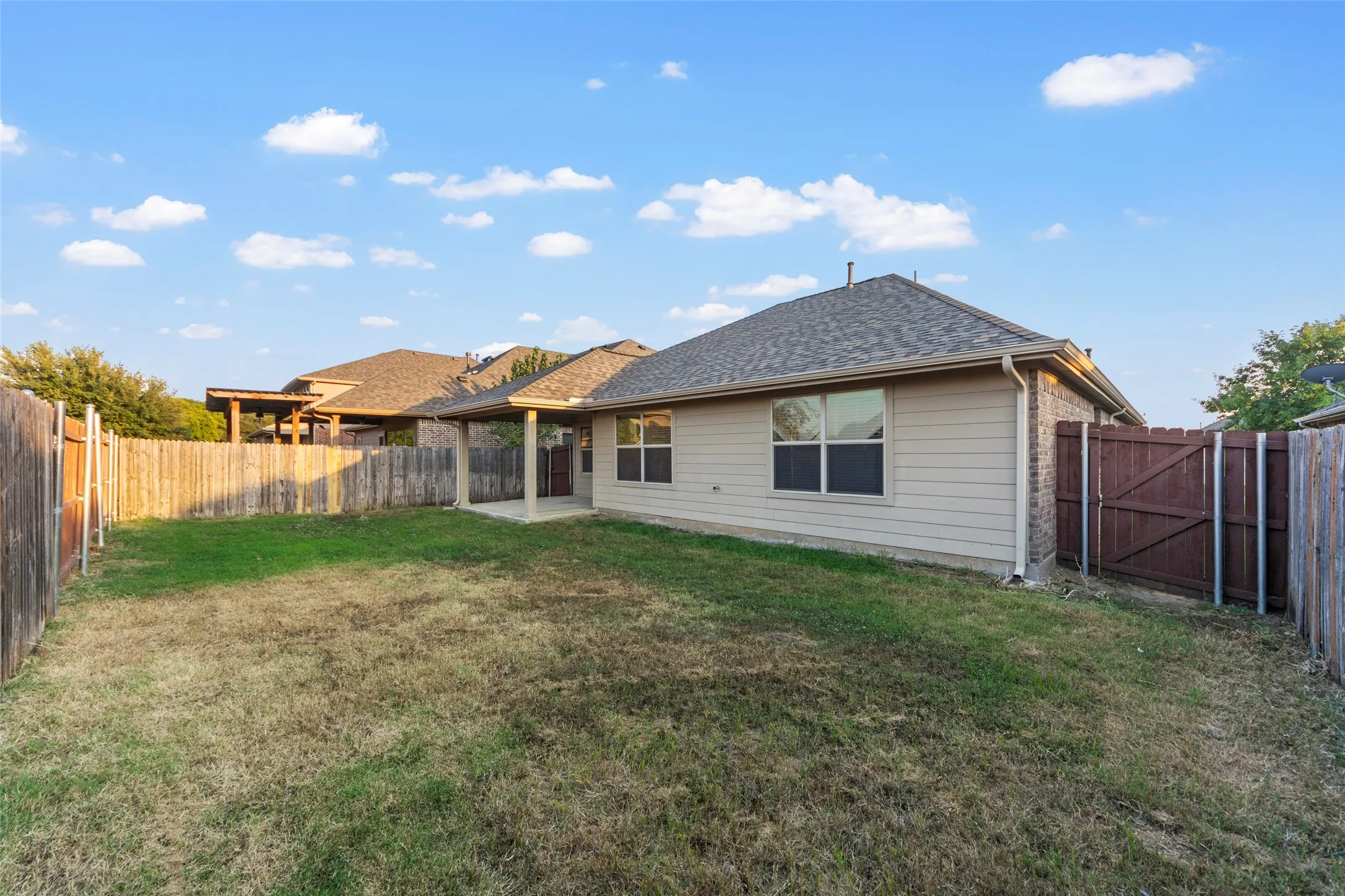 Single Family Residence For Rent in Denton County , 1117 Villa Paloma Boulevard, Little Elm, Texas 75068, 3 Bedroom, 2 Bathroom, 2 Garage spaces, 1,830 Sqft, built in 2012, mls#21375728, Real Estate Agent in Little Elm, Homes For Rent in Denton county, Homes For Rent in Little Elm, Realtor in Little Elm Texas, Real Estate Brokerage Independent Realty Texas, Luminita Cordes Realtor