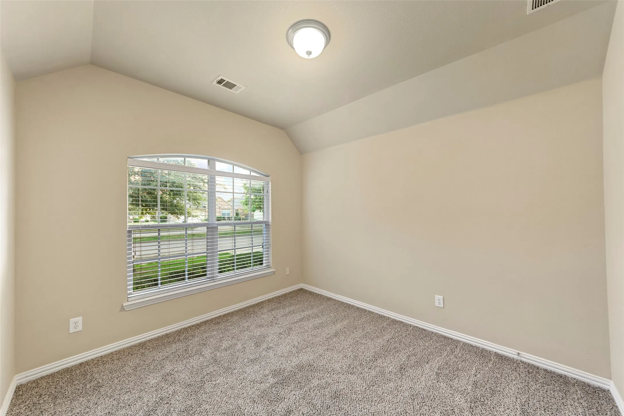 Single Family Residence For Rent in Denton County , 1117 Villa Paloma Boulevard, Little Elm, Texas 75068, 3 Bedroom, 2 Bathroom, 2 Garage spaces, 1,830 Sqft, built in 2012, mls#21375728, Real Estate Agent in Little Elm, Homes For Rent in Denton county, Homes For Rent in Little Elm, Realtor in Little Elm Texas, Real Estate Brokerage Independent Realty Texas, Luminita Cordes Realtor