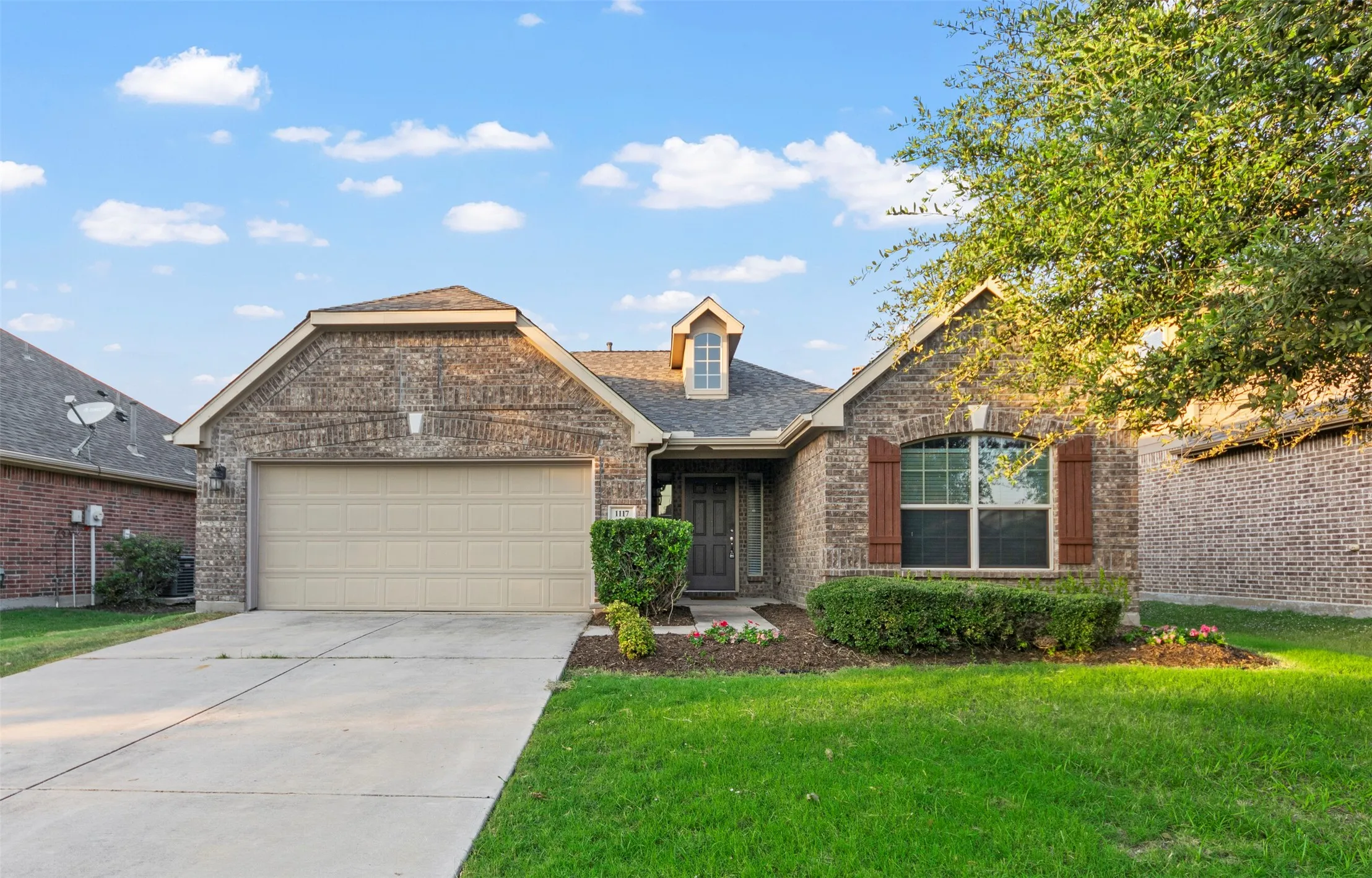 Single Family Residence For Rent in Denton County , 1117 Villa Paloma Boulevard, Little Elm, Texas 75068, 3 Bedroom, 2 Bathroom, 2 Garage spaces, 1,830 Sqft, built in 2012, mls#21375728, Real Estate Agent in Little Elm, Homes For Rent in Denton county, Homes For Rent in Little Elm, Realtor in Little Elm Texas, Real Estate Brokerage Independent Realty Texas, Luminita Cordes Realtor