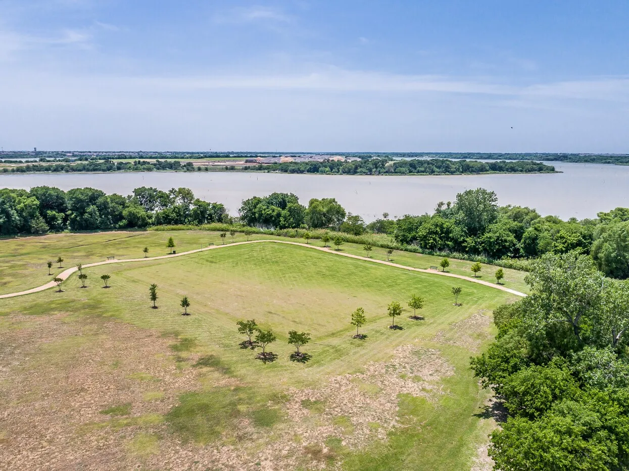 Single Family Residence For Rent in Denton County , 1117 Villa Paloma Boulevard, Little Elm, Texas 75068, 3 Bedroom, 2 Bathroom, 2 Garage spaces, 1,830 Sqft, built in 2012, mls#21375728, Real Estate Agent in Little Elm, Homes For Rent in Denton county, Homes For Rent in Little Elm, Realtor in Little Elm Texas, Real Estate Brokerage Independent Realty Texas, Luminita Cordes Realtor