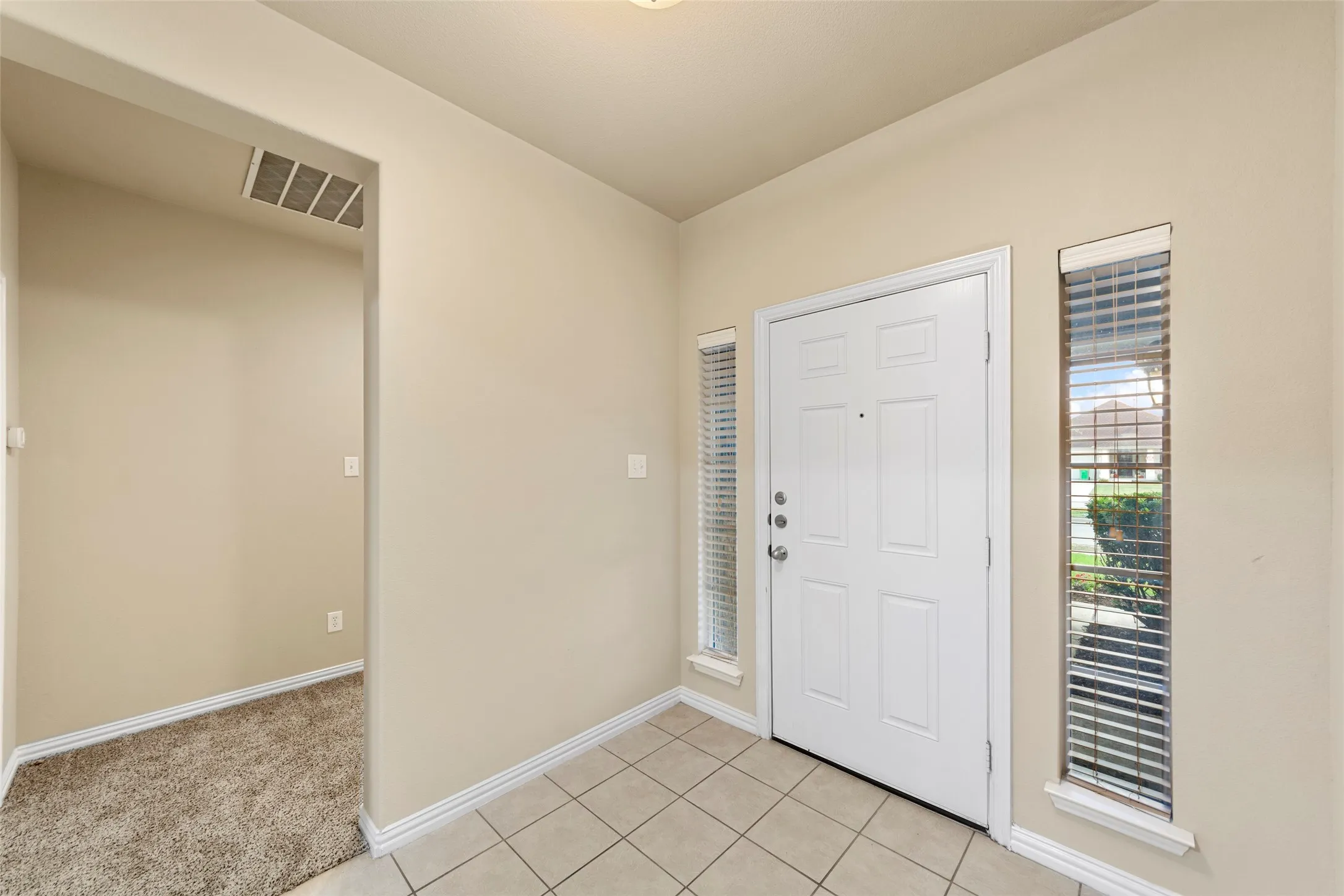 Single Family Residence For Rent in Denton County , 1117 Villa Paloma Boulevard, Little Elm, Texas 75068, 3 Bedroom, 2 Bathroom, 2 Garage spaces, 1,830 Sqft, built in 2012, mls#21375728, Real Estate Agent in Little Elm, Homes For Rent in Denton county, Homes For Rent in Little Elm, Realtor in Little Elm Texas, Real Estate Brokerage Independent Realty Texas, Luminita Cordes Realtor