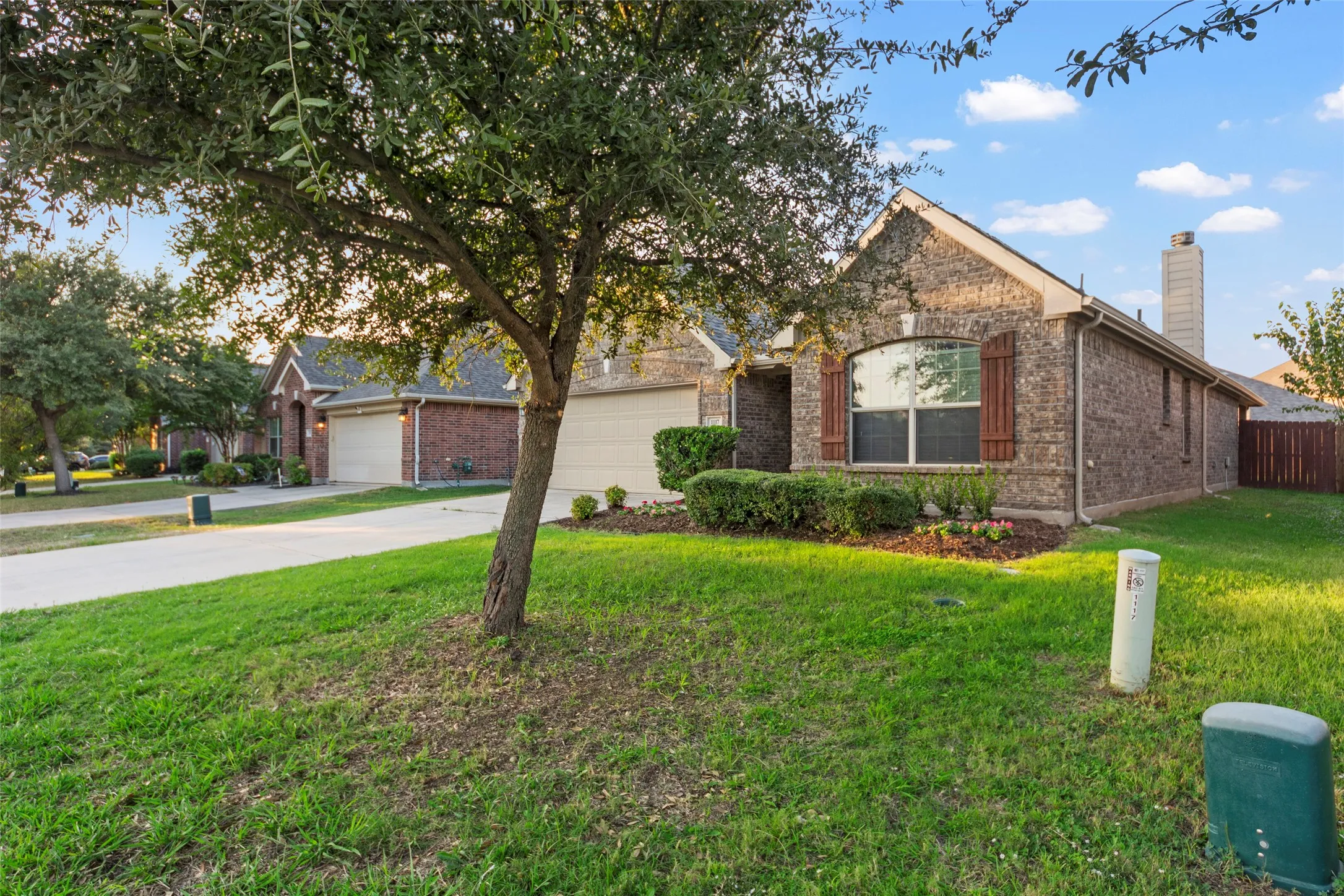 Single Family Residence For Rent in Denton County , 1117 Villa Paloma Boulevard, Little Elm, Texas 75068, 3 Bedroom, 2 Bathroom, 2 Garage spaces, 1,830 Sqft, built in 2012, mls#21375728, Real Estate Agent in Little Elm, Homes For Rent in Denton county, Homes For Rent in Little Elm, Realtor in Little Elm Texas, Real Estate Brokerage Independent Realty Texas, Luminita Cordes Realtor