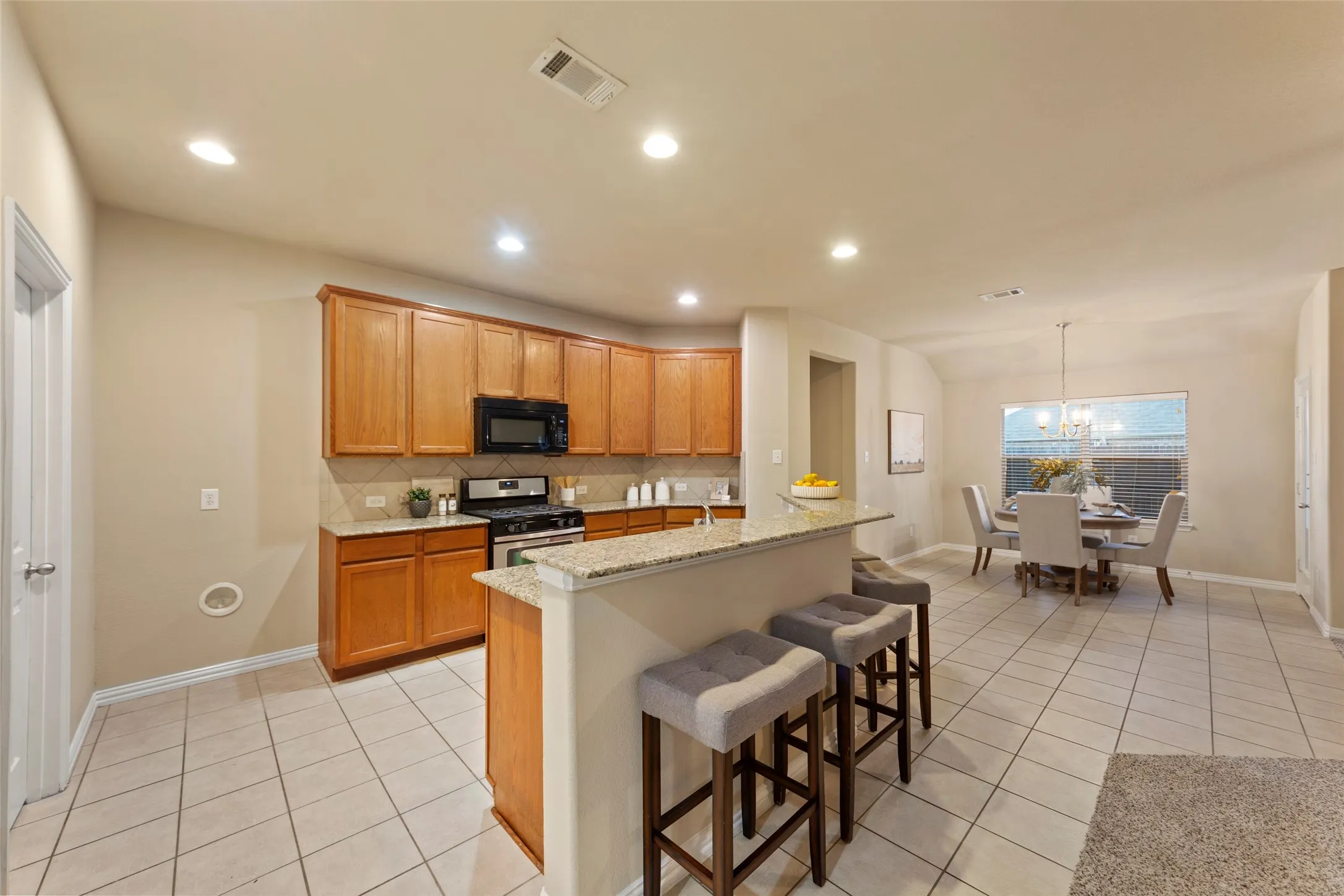 Single Family Residence For Rent in Denton County , 1117 Villa Paloma Boulevard, Little Elm, Texas 75068, 3 Bedroom, 2 Bathroom, 2 Garage spaces, 1,830 Sqft, built in 2012, mls#21375728, Real Estate Agent in Little Elm, Homes For Rent in Denton county, Homes For Rent in Little Elm, Realtor in Little Elm Texas, Real Estate Brokerage Independent Realty Texas, Luminita Cordes Realtor