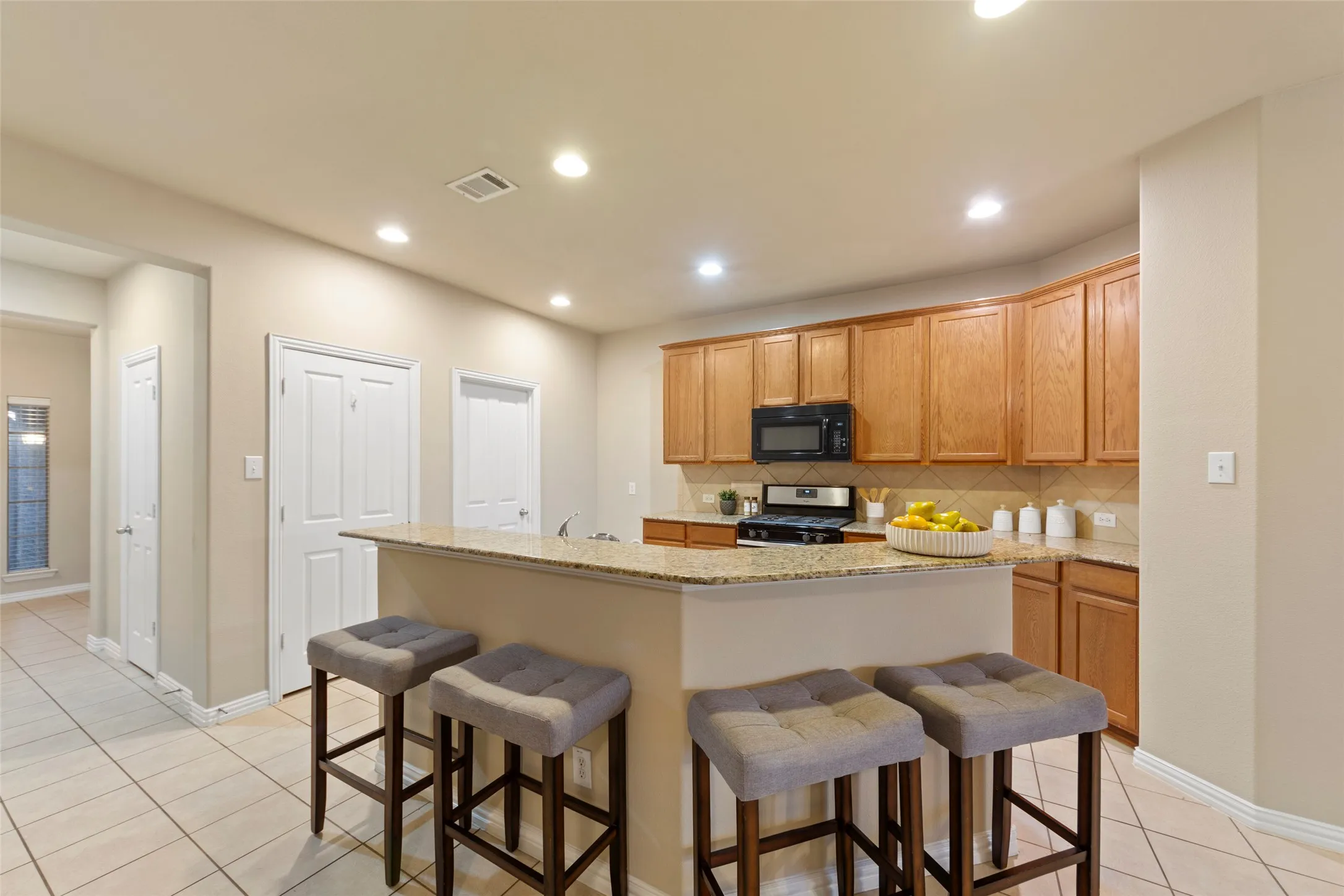 Single Family Residence For Rent in Denton County , 1117 Villa Paloma Boulevard, Little Elm, Texas 75068, 3 Bedroom, 2 Bathroom, 2 Garage spaces, 1,830 Sqft, built in 2012, mls#21375728, Real Estate Agent in Little Elm, Homes For Rent in Denton county, Homes For Rent in Little Elm, Realtor in Little Elm Texas, Real Estate Brokerage Independent Realty Texas, Luminita Cordes Realtor