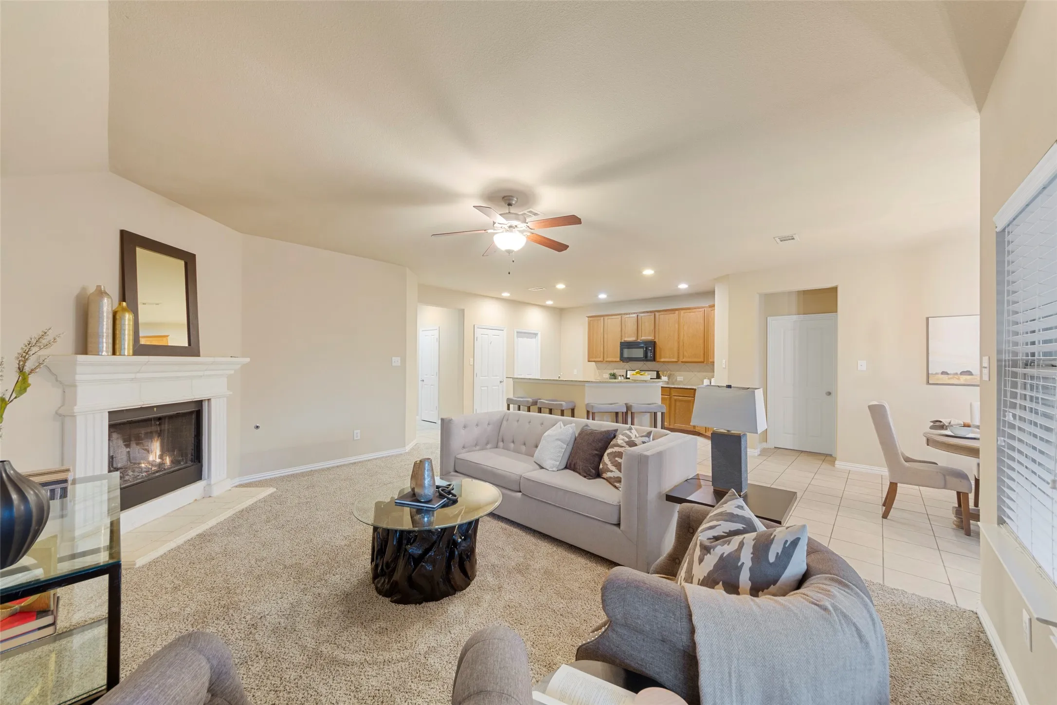 Single Family Residence For Rent in Denton County , 1117 Villa Paloma Boulevard, Little Elm, Texas 75068, 3 Bedroom, 2 Bathroom, 2 Garage spaces, 1,830 Sqft, built in 2012, mls#21375728, Real Estate Agent in Little Elm, Homes For Rent in Denton county, Homes For Rent in Little Elm, Realtor in Little Elm Texas, Real Estate Brokerage Independent Realty Texas, Luminita Cordes Realtor