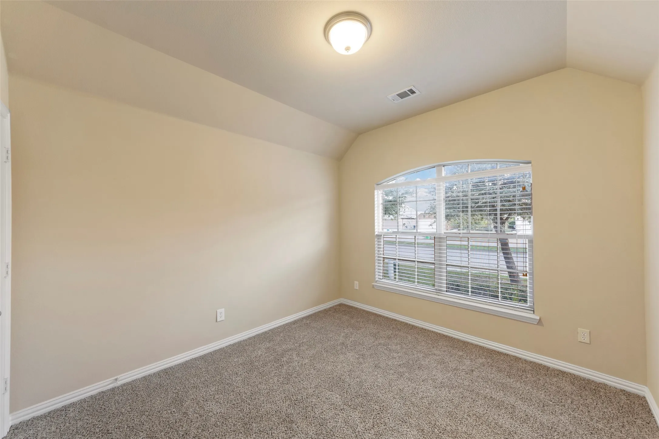 Single Family Residence For Rent in Denton County , 1117 Villa Paloma Boulevard, Little Elm, Texas 75068, 3 Bedroom, 2 Bathroom, 2 Garage spaces, 1,830 Sqft, built in 2012, mls#21375728, Real Estate Agent in Little Elm, Homes For Rent in Denton county, Homes For Rent in Little Elm, Realtor in Little Elm Texas, Real Estate Brokerage Independent Realty Texas, Luminita Cordes Realtor