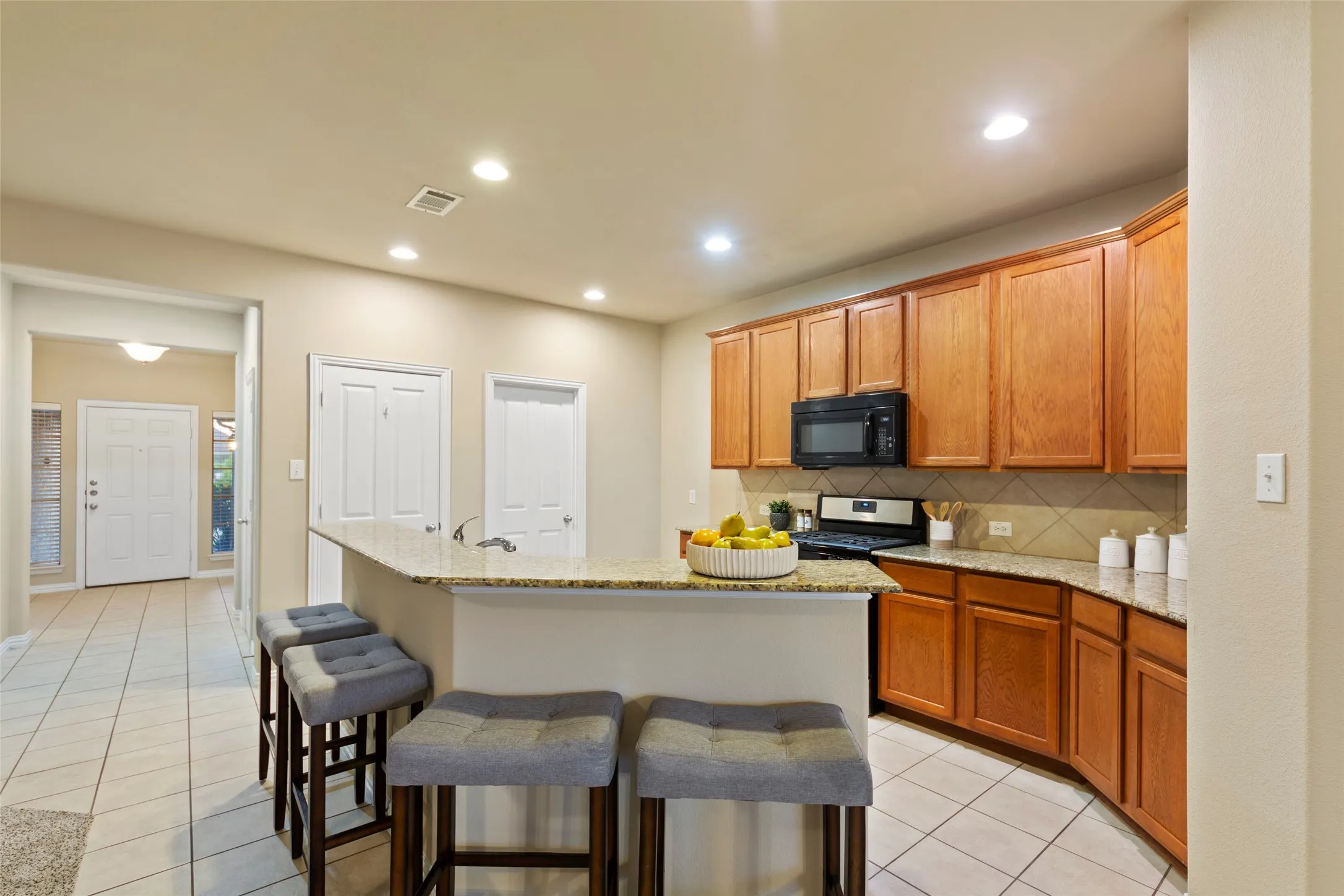 Single Family Residence For Rent in Denton County , 1117 Villa Paloma Boulevard, Little Elm, Texas 75068, 3 Bedroom, 2 Bathroom, 2 Garage spaces, 1,830 Sqft, built in 2012, mls#21375728, Real Estate Agent in Little Elm, Homes For Rent in Denton county, Homes For Rent in Little Elm, Realtor in Little Elm Texas, Real Estate Brokerage Independent Realty Texas, Luminita Cordes Realtor