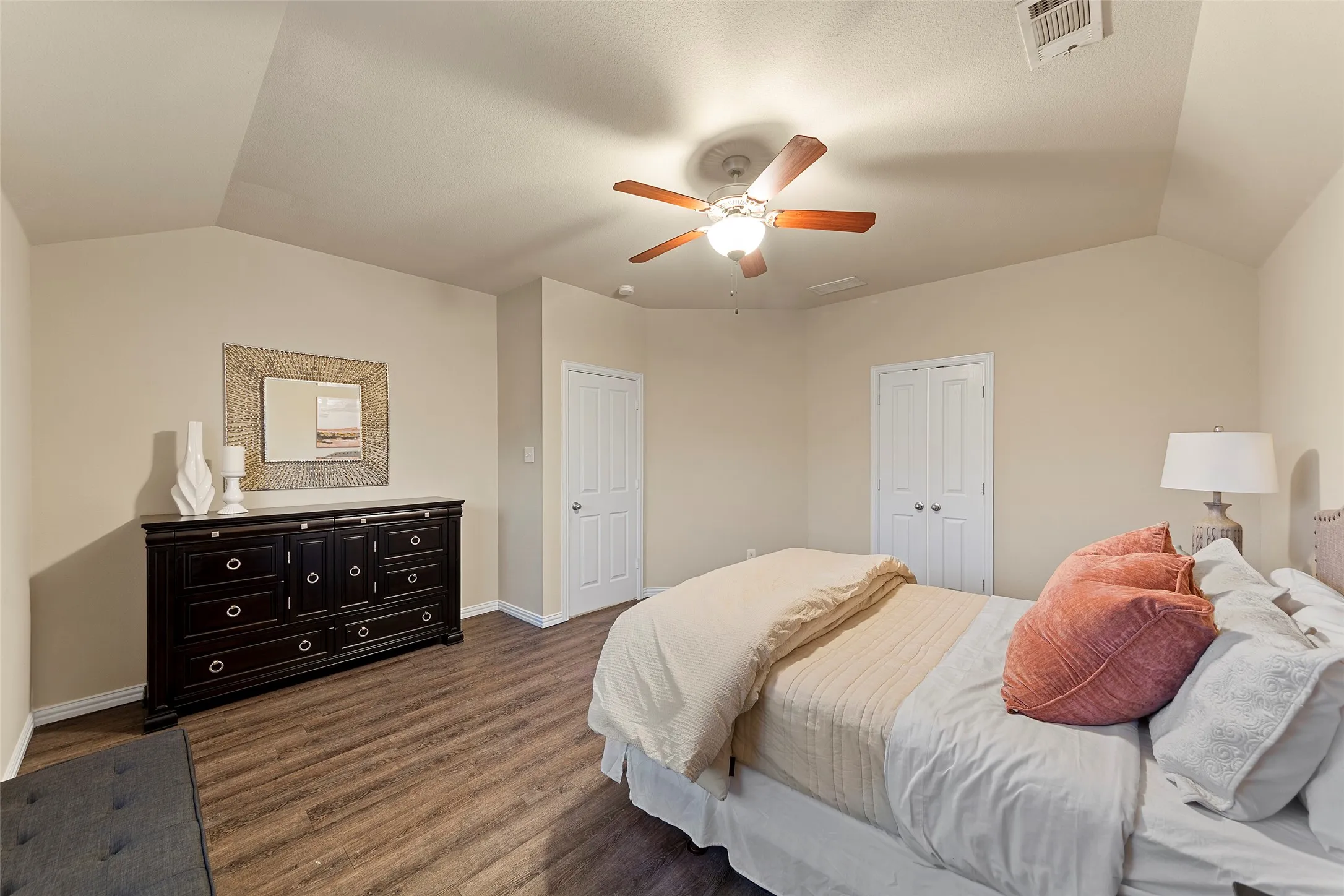 Single Family Residence For Rent in Denton County , 1117 Villa Paloma Boulevard, Little Elm, Texas 75068, 3 Bedroom, 2 Bathroom, 2 Garage spaces, 1,830 Sqft, built in 2012, mls#21375728, Real Estate Agent in Little Elm, Homes For Rent in Denton county, Homes For Rent in Little Elm, Realtor in Little Elm Texas, Real Estate Brokerage Independent Realty Texas, Luminita Cordes Realtor