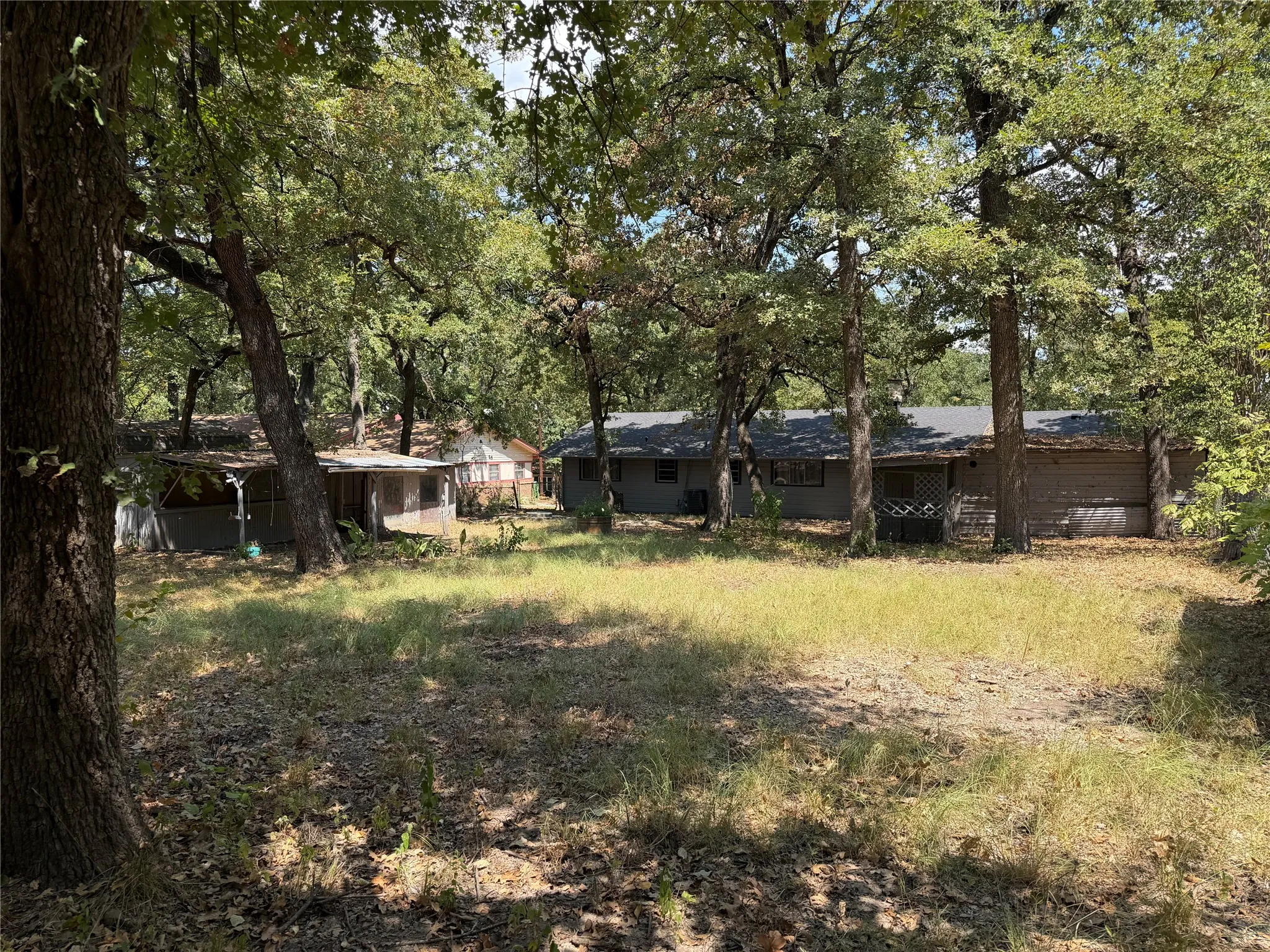 Single Family Residence For Sale in Kaufman County , 19975 Patricia Drive, Kemp, Texas 75143, 3 Bedroom, 2 Bathroom, 1 Garage spaces, 1,748 Sqft, built in 1968, mls#21378454, Real Estate Agent in Kemp, Homes For Sale in Kaufman county, Homes For Sale in Kemp, Realtor in Kemp Texas, Real Estate Brokerage Independent Realty Texas, Luminita Cordes Realtor